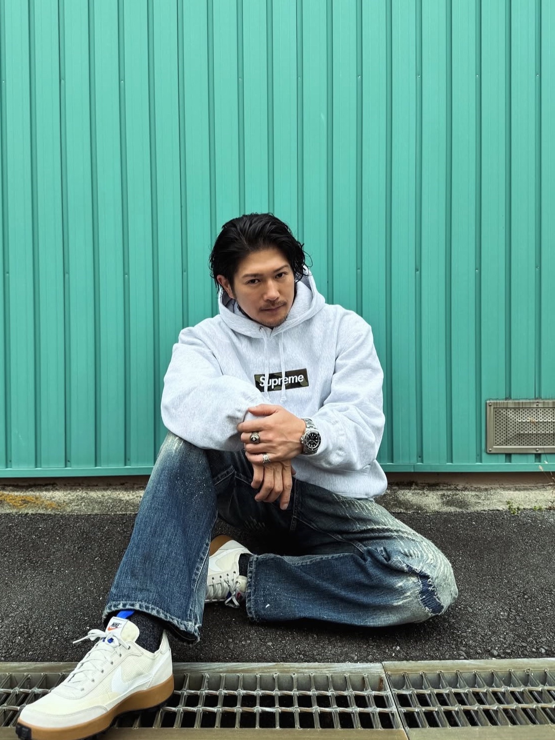 Supreme Box Logo Hooded Sweatshirt Ash Grey - 23FW 착용 스타일 - 2