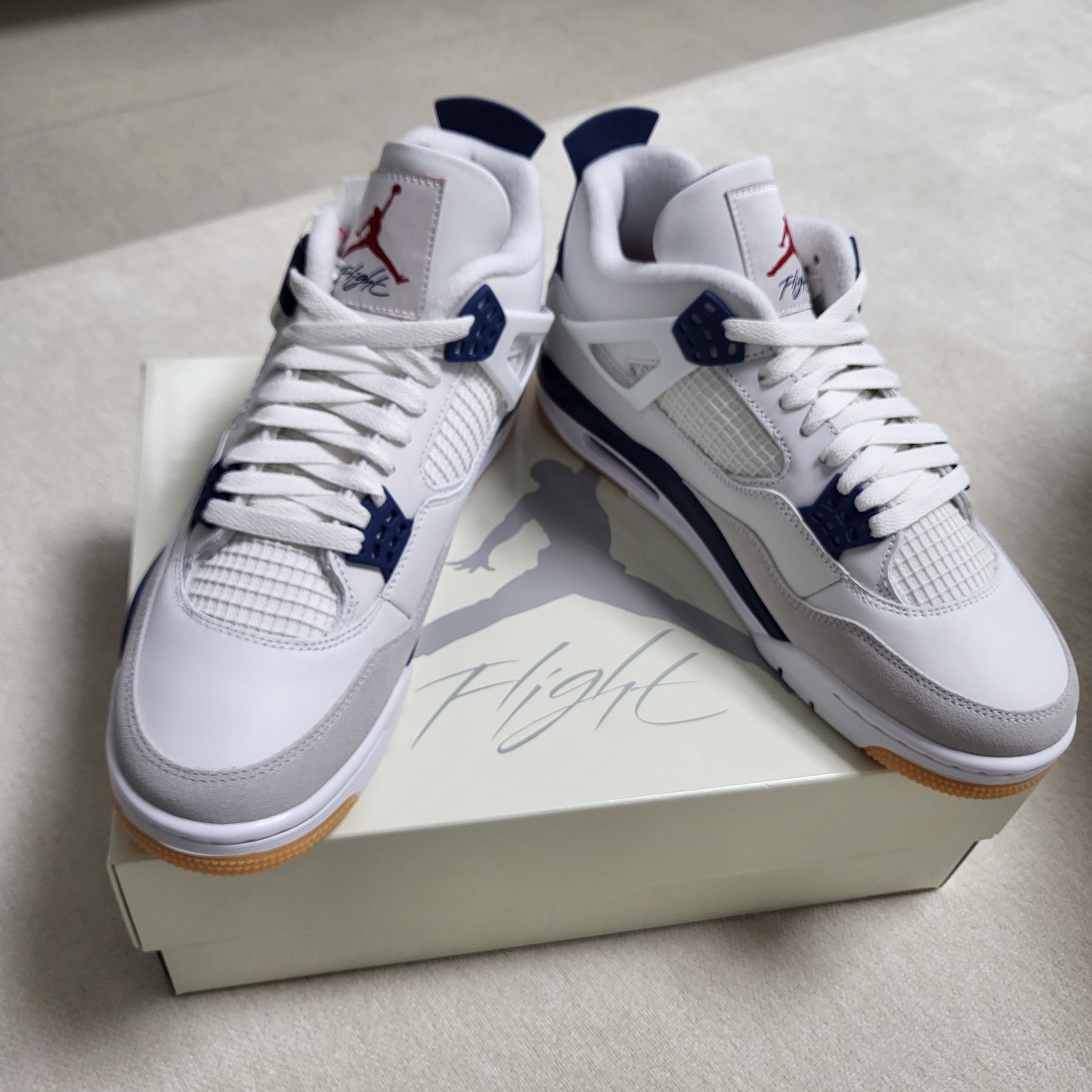 Jordan 4 x Nike SB Retro SP Navy 착용 스타일 - 5