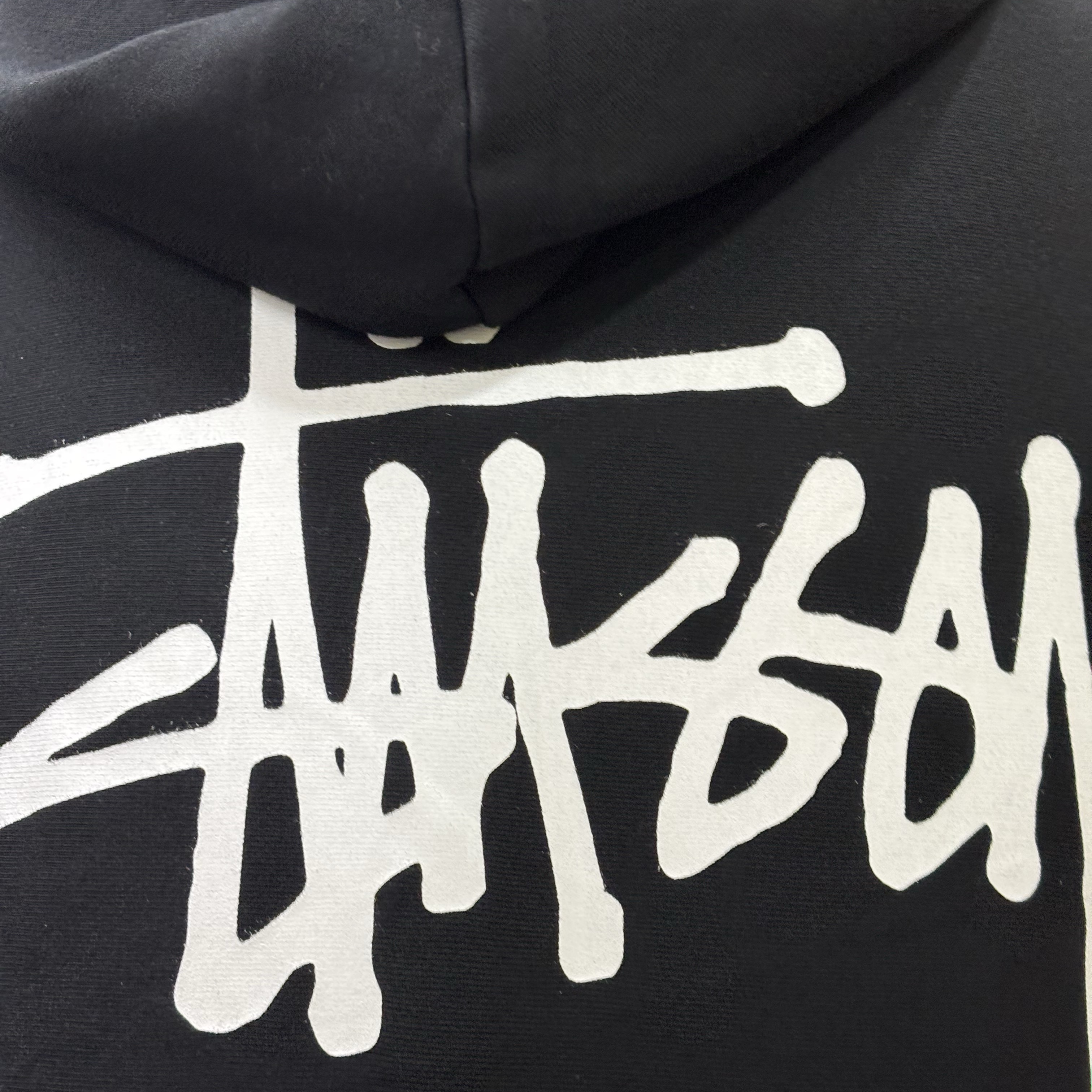 Nike Kobe 8 Protro Black and University Gold, Stussy Basic Stussy Pigment Dyed Hoodie Black 착용 스타일 - 2