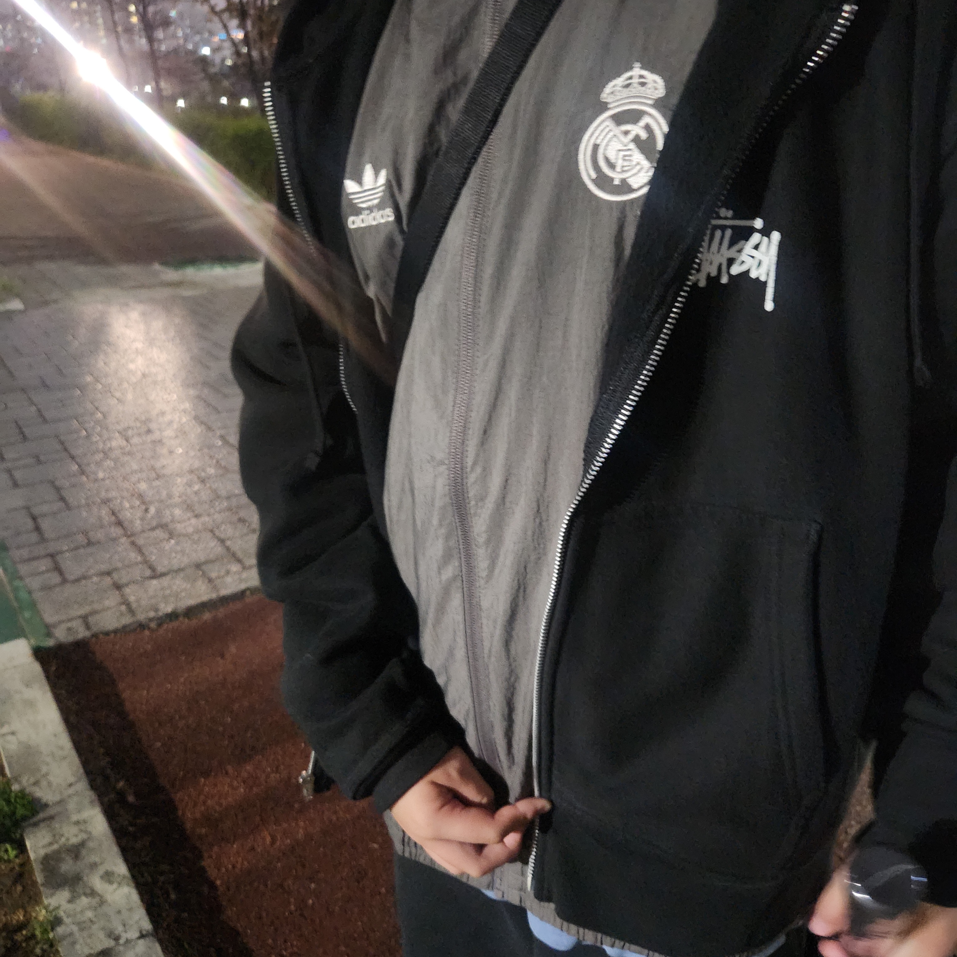 Adidas Real Madrid Originals Track Top Charcoal Grey - KR Sizing, Stussy World Tour Zip Hoodie Black 2024, 2025 착용 스타일 - 3