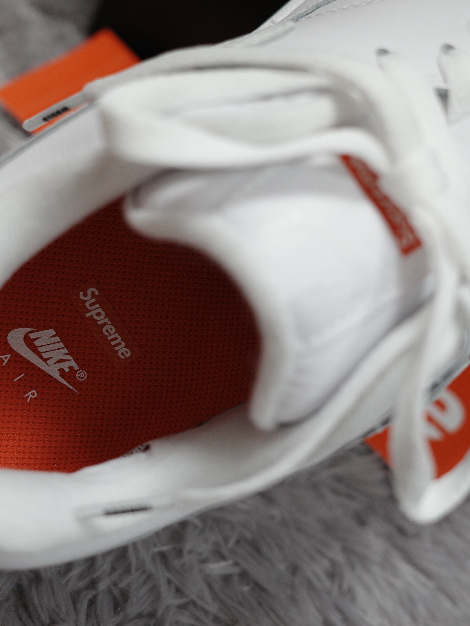 Nike x Supreme Air Max 1 '87 White - 25SS 착용 스타일 - 6