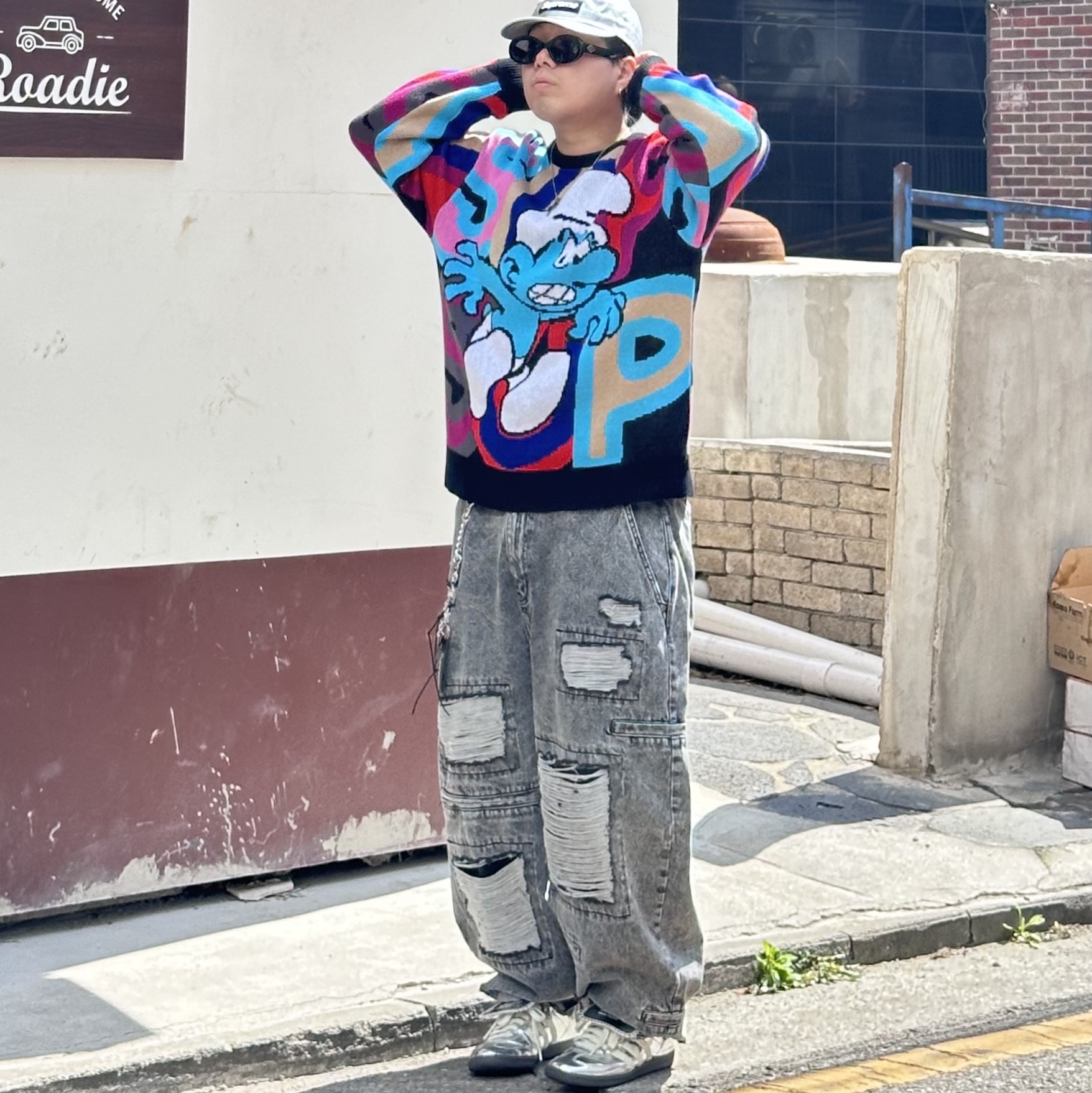 Supreme Smurfs Sweater Black - 20FW, Supreme Washed Chino Twill Camp Cap Silver - 25SS 착용 스타일 - 1