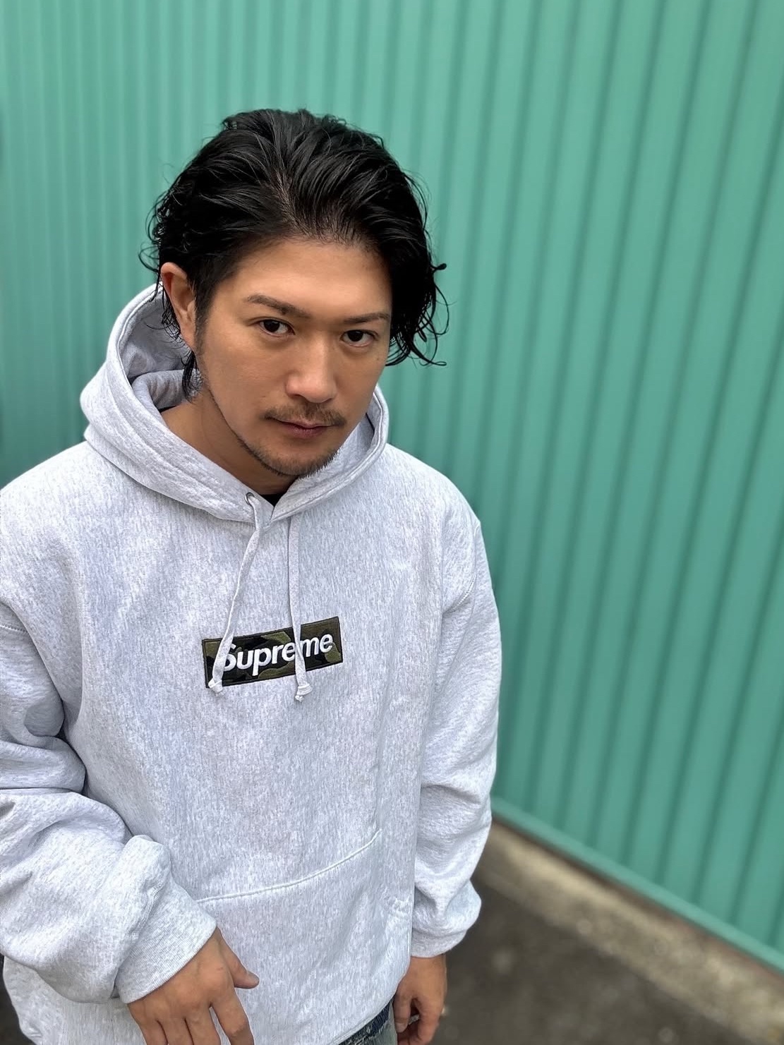 Supreme Box Logo Hooded Sweatshirt Ash Grey - 23FW 착용 스타일 - 1