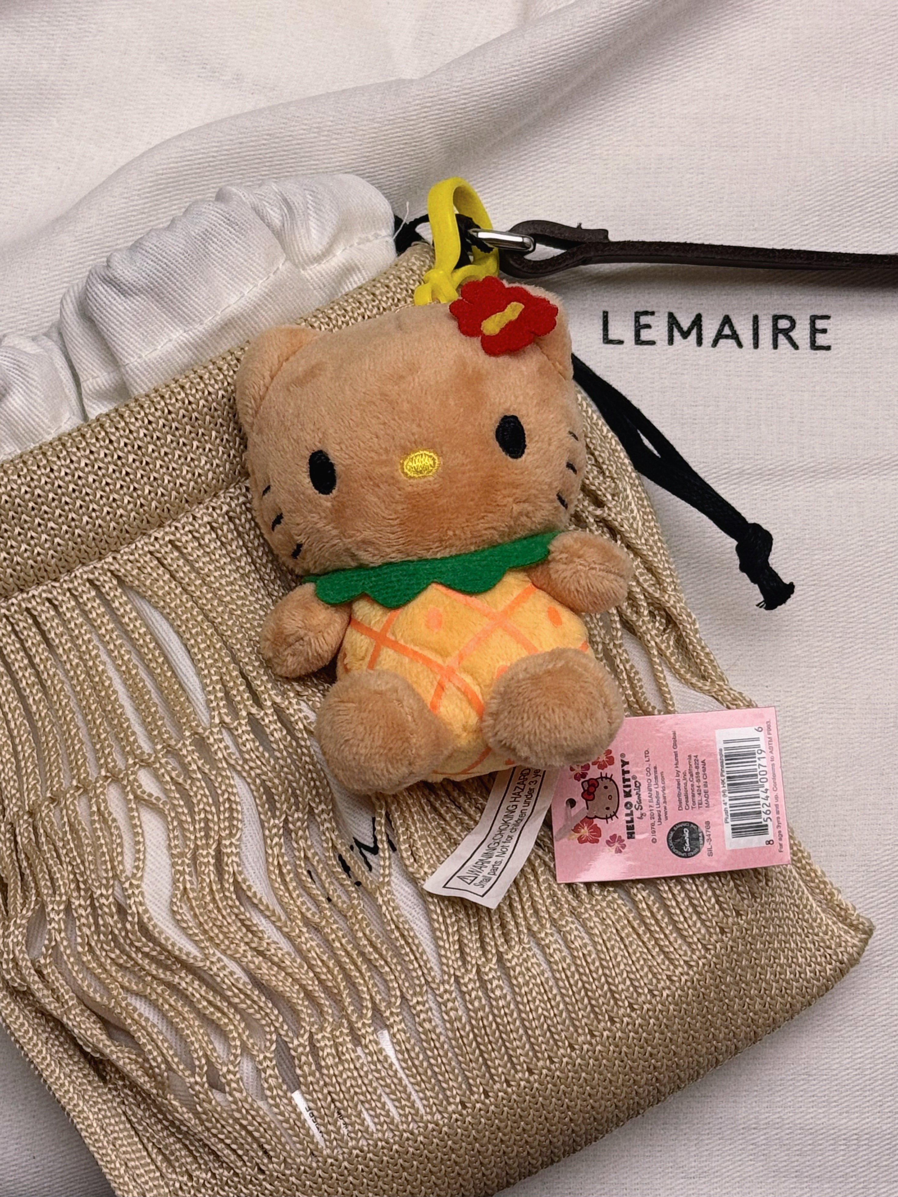 Lemaire Nylon Net Mini Crossbody Filt Net Bag Light Beige, Sanrio Hello Kitty Plush 4" Strap Pineapple 착용 스타일