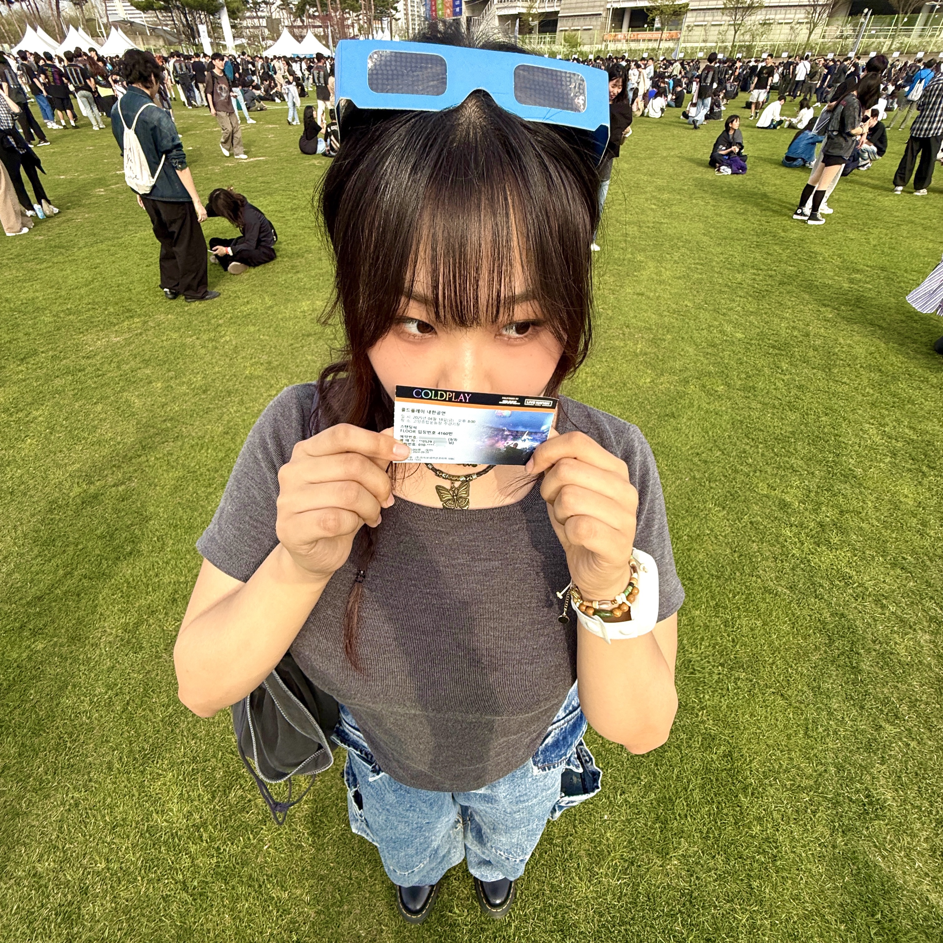 TOWTOW.ARCHIVE Full Clover Bracelet Grass, IAB Studio Pigment Sack Black 착용 스타일 - 2
