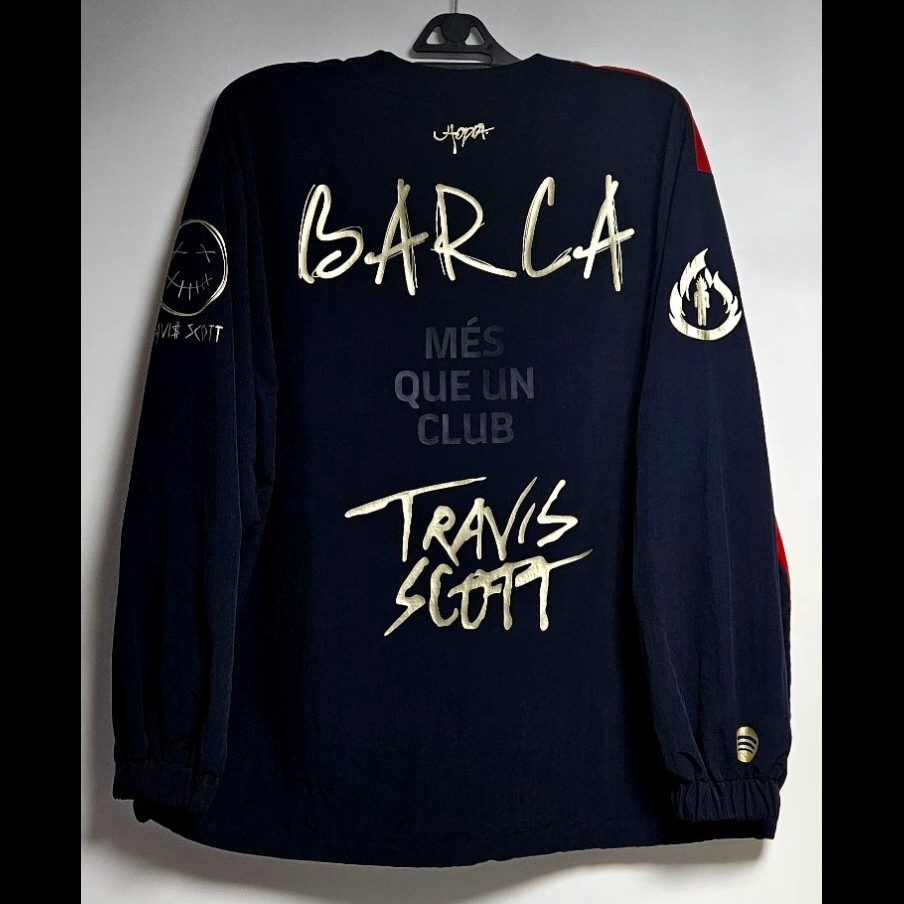 FC Barcelona Classic Line Retro Woven Sweatshirt Navy Red 착용 스타일 - 2