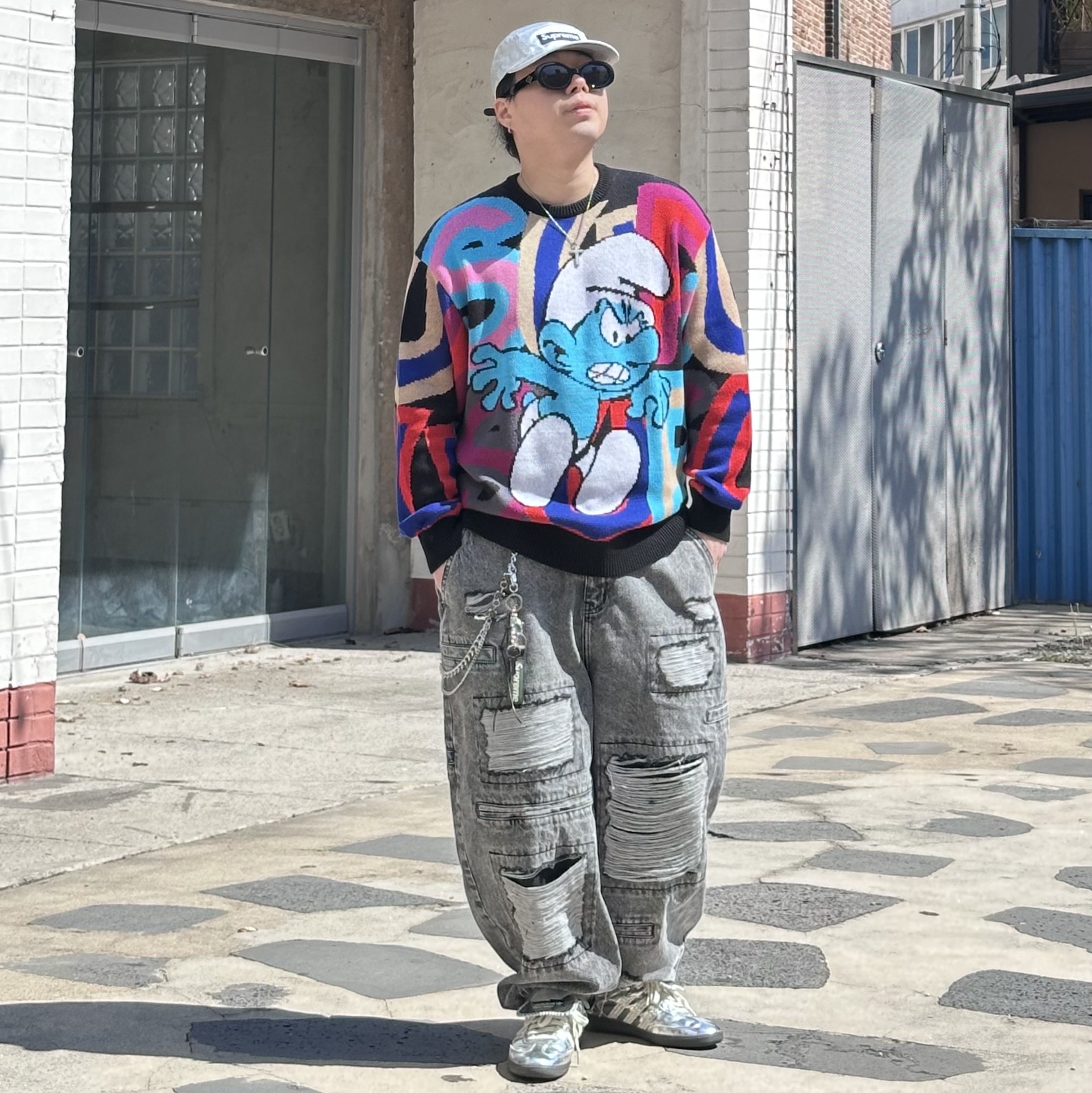 Supreme Smurfs Sweater Black - 20FW, Supreme Washed Chino Twill Camp Cap Silver - 25SS 착용 스타일 - 3