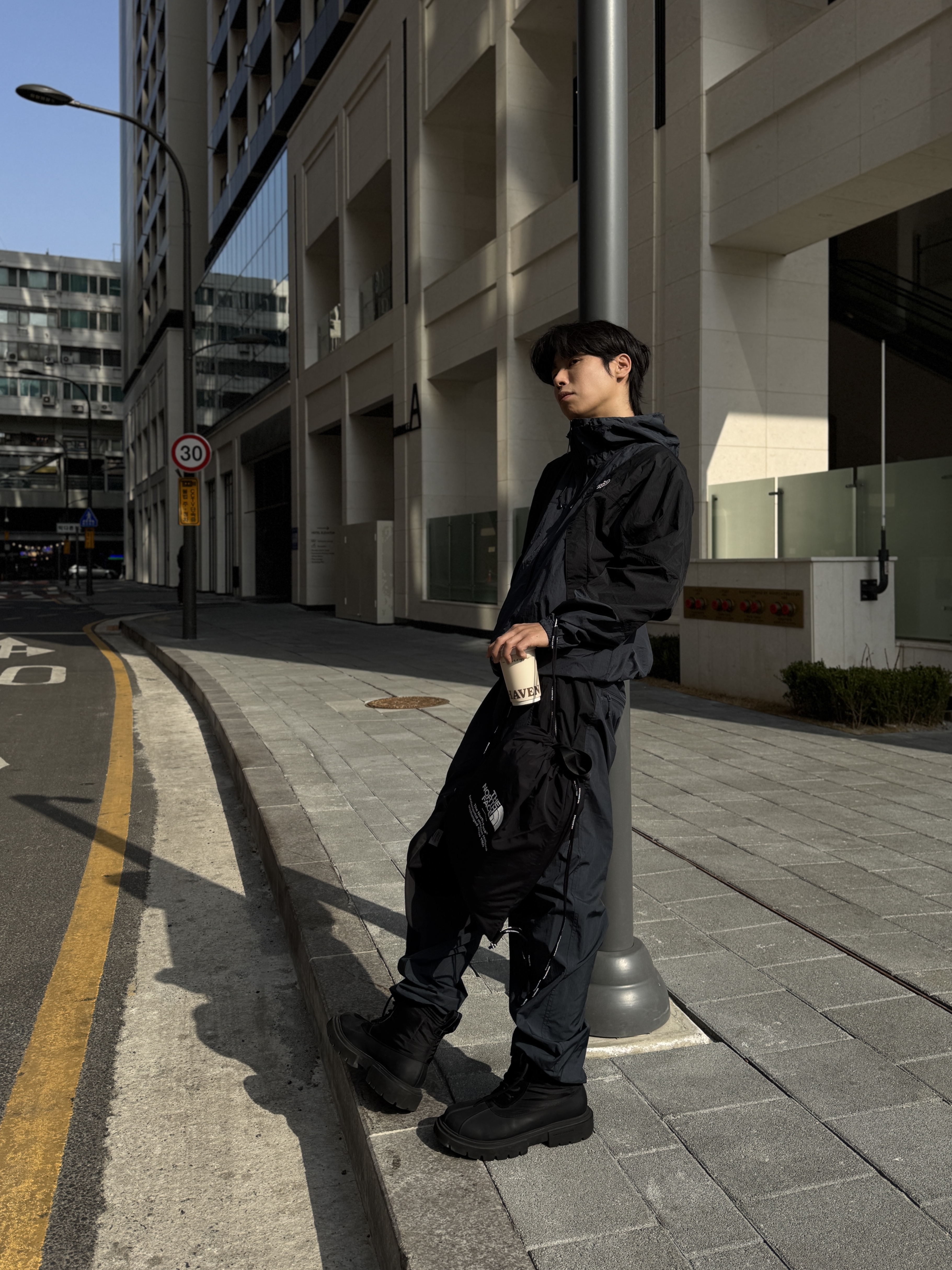 moif x inapsquare City Dweller Parka Sand 착용 스타일 - 5