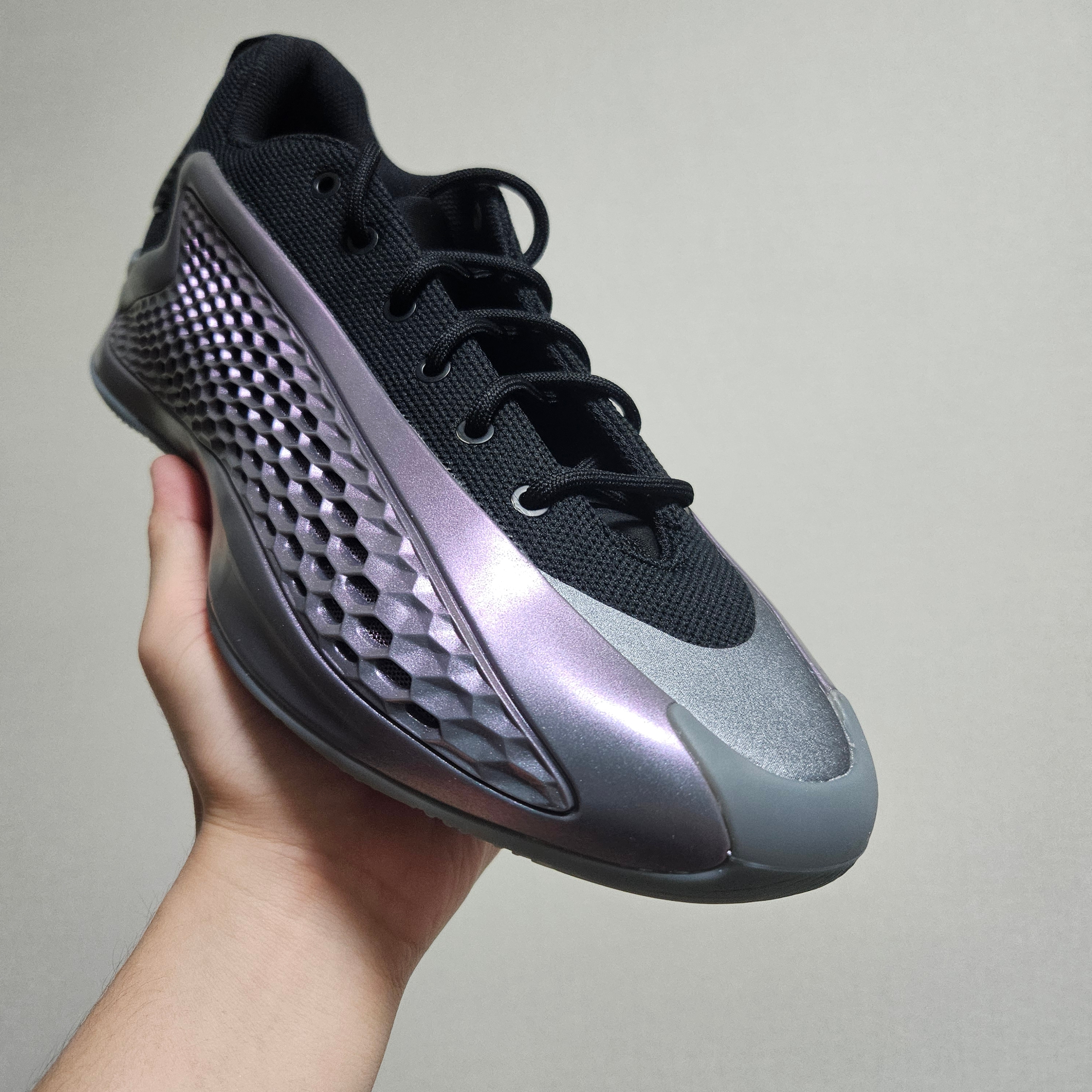 Adidas A.E. 1 Low Iron Metallic Core Black 착용 스타일 - 1