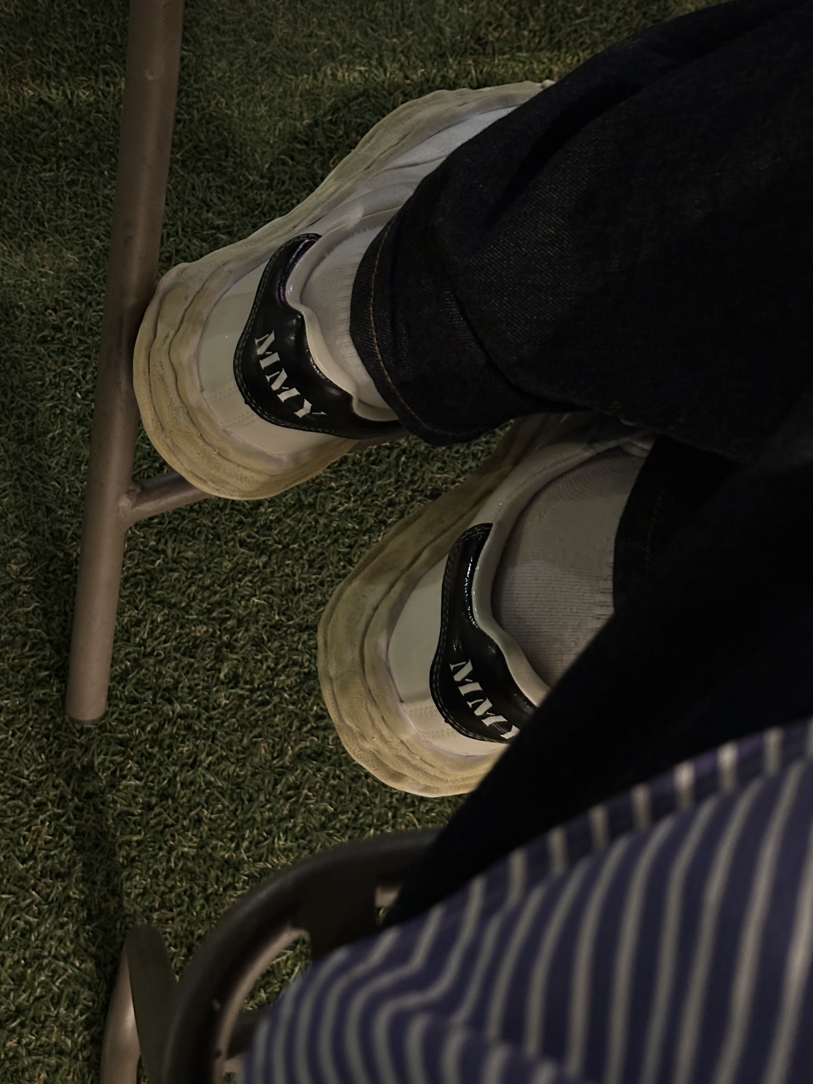 Maison Mihara Yasuhiro Blakey OG Sole Silicon Coating Canvas Low-top Sneakers 착용 스타일