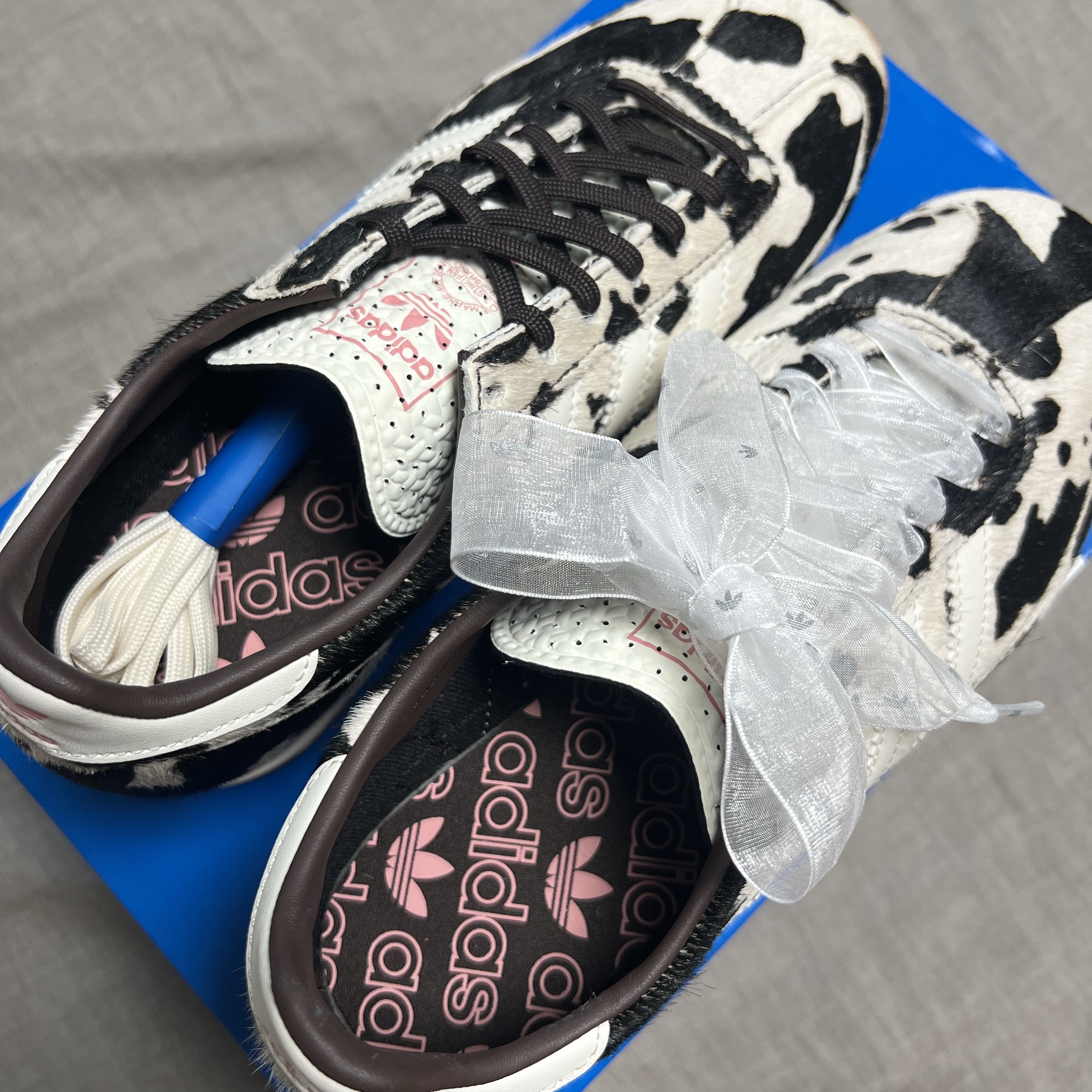 (W) Adidas SL 72 OG Cow Print 착용 스타일 - 1