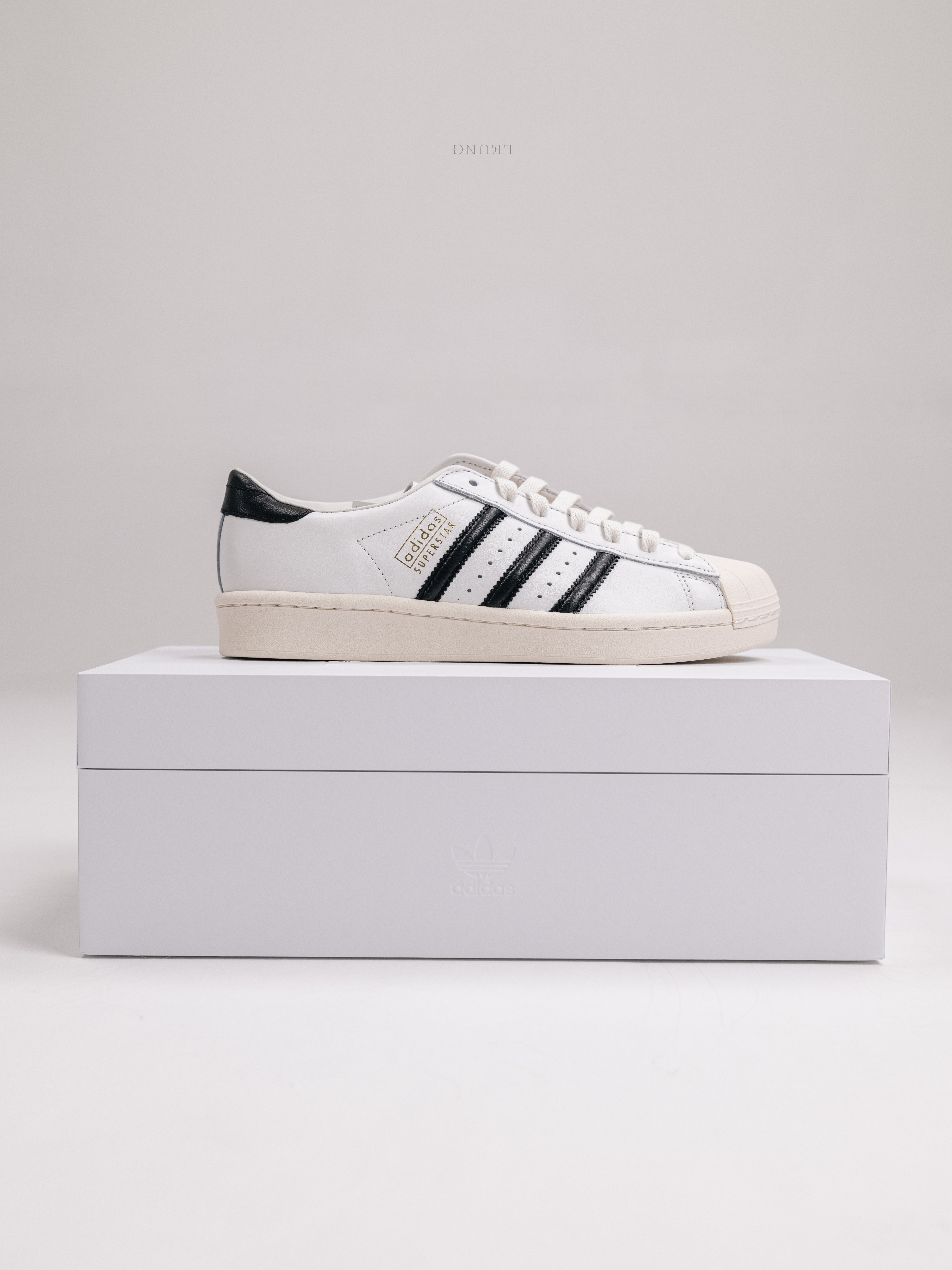 Adidas Superstar Vintage Made in Germany Core White Core Black 착용 스타일 - 1