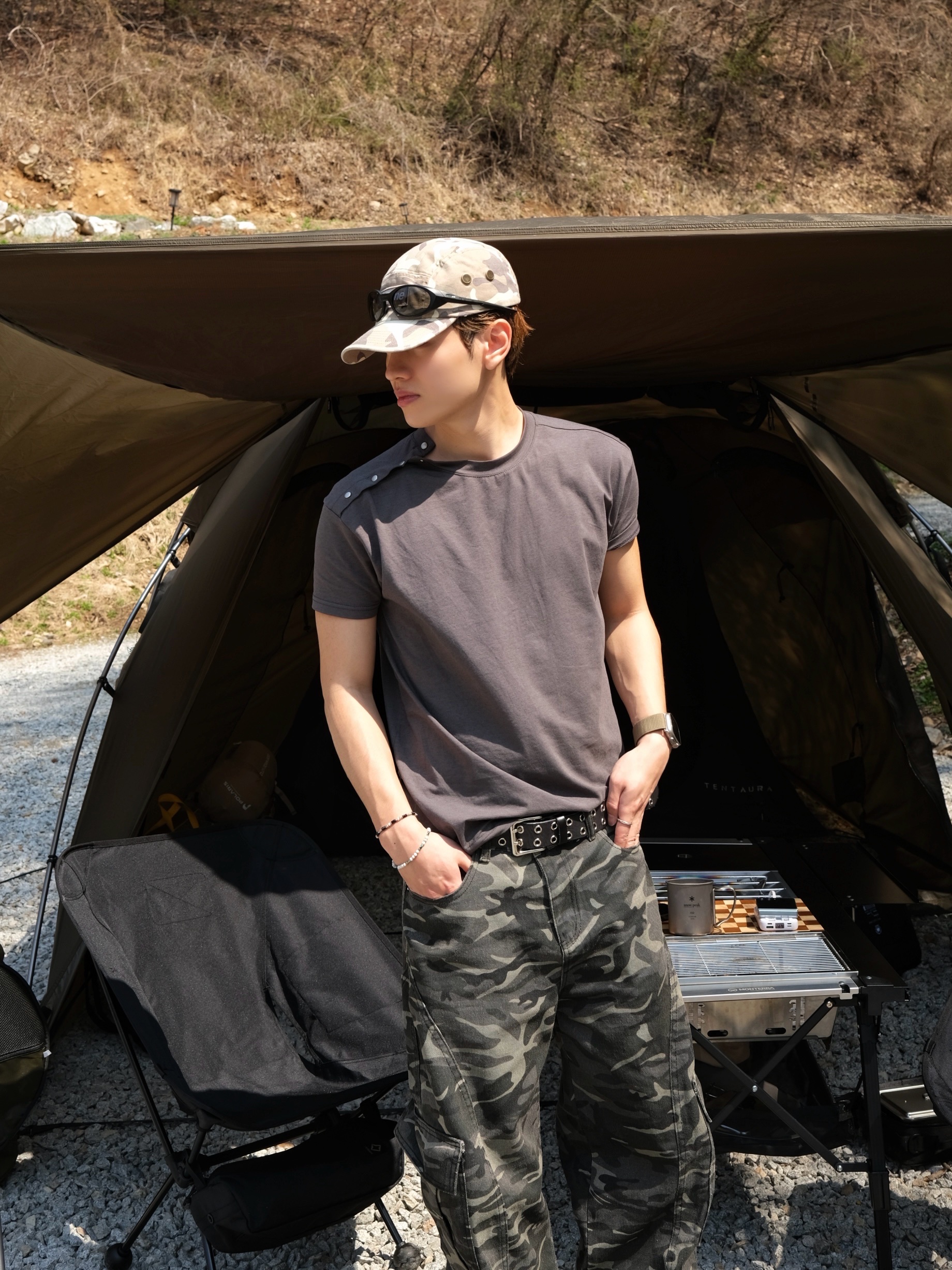 Supreme Military Camp Cap Stone Camo - 23SS, Oakley Eye Jacket Redux Matte Black Frame Prizm Grey Lenses High Bridge Fit 착용 스타일 - 5