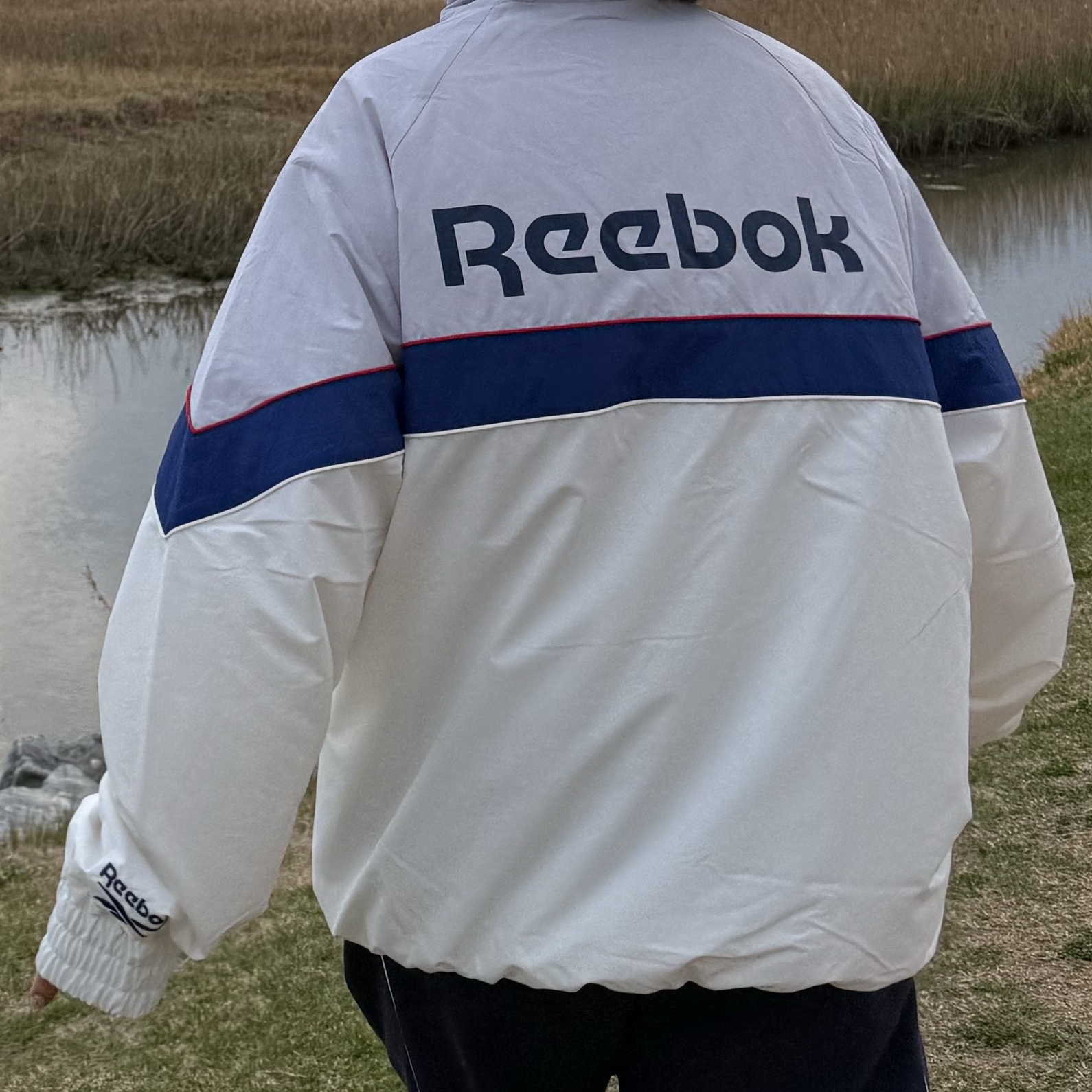 Reebok Twin Vector Windbreaker Off White, Stussy Low Profile Big Basic Snapback Pink 착용 스타일 - 1
