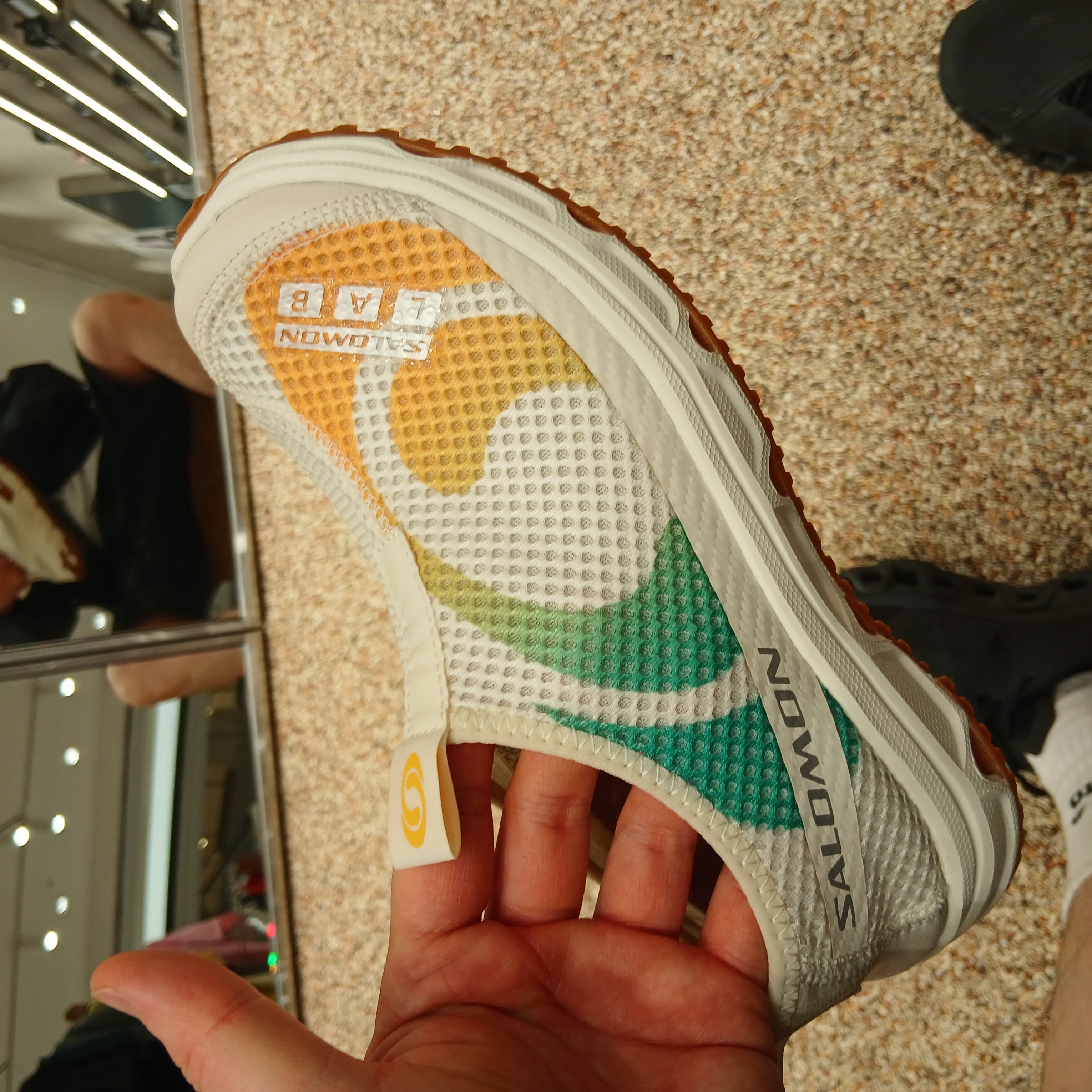 살로몬 XT-6 고어텍스 블랙 에보니, 살로몬 XT-6 고어텍스 블랙 실버 착용 스타일 - 4