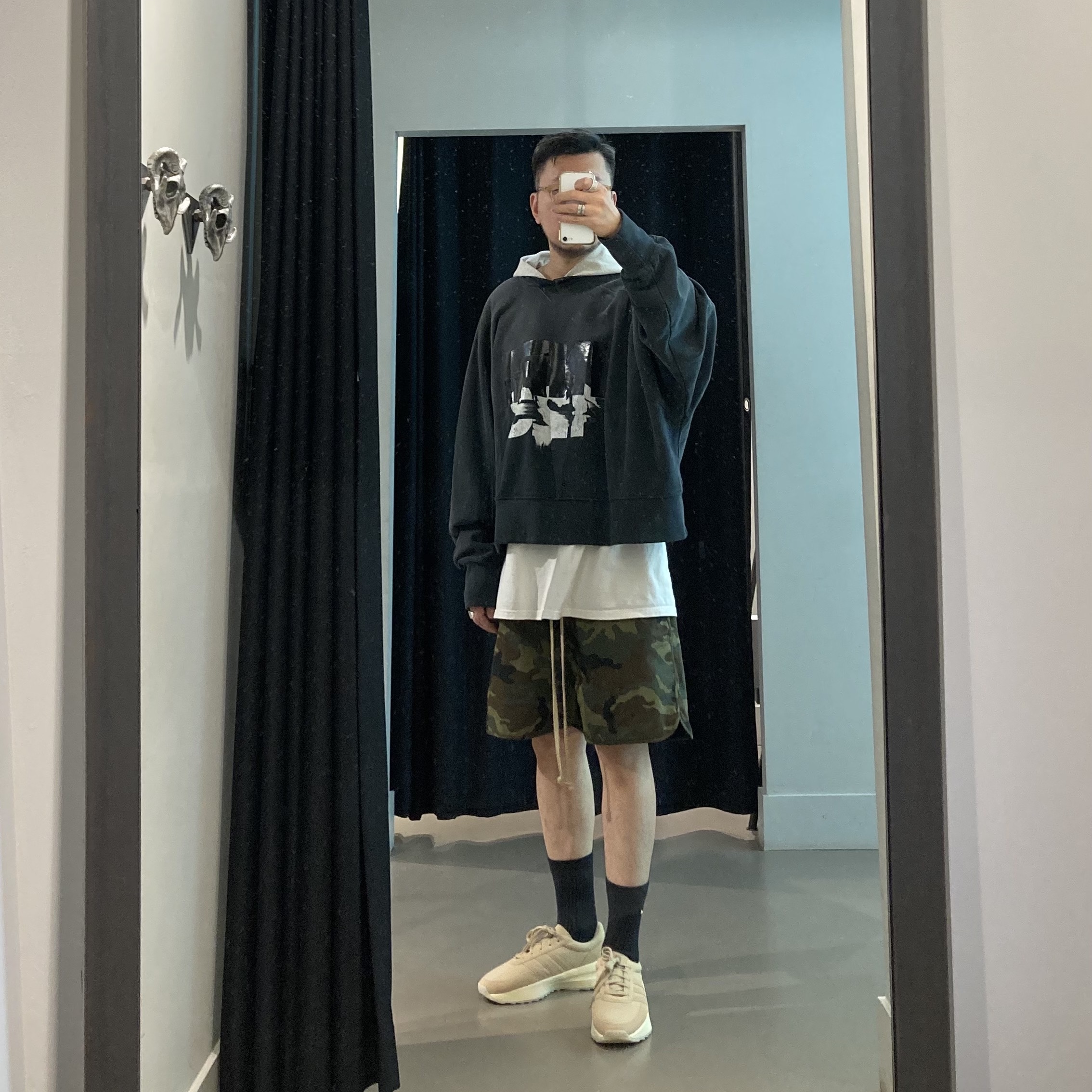 Adidas x Fear of God Athletics Los Angeles Clay 착용 스타일 - 1