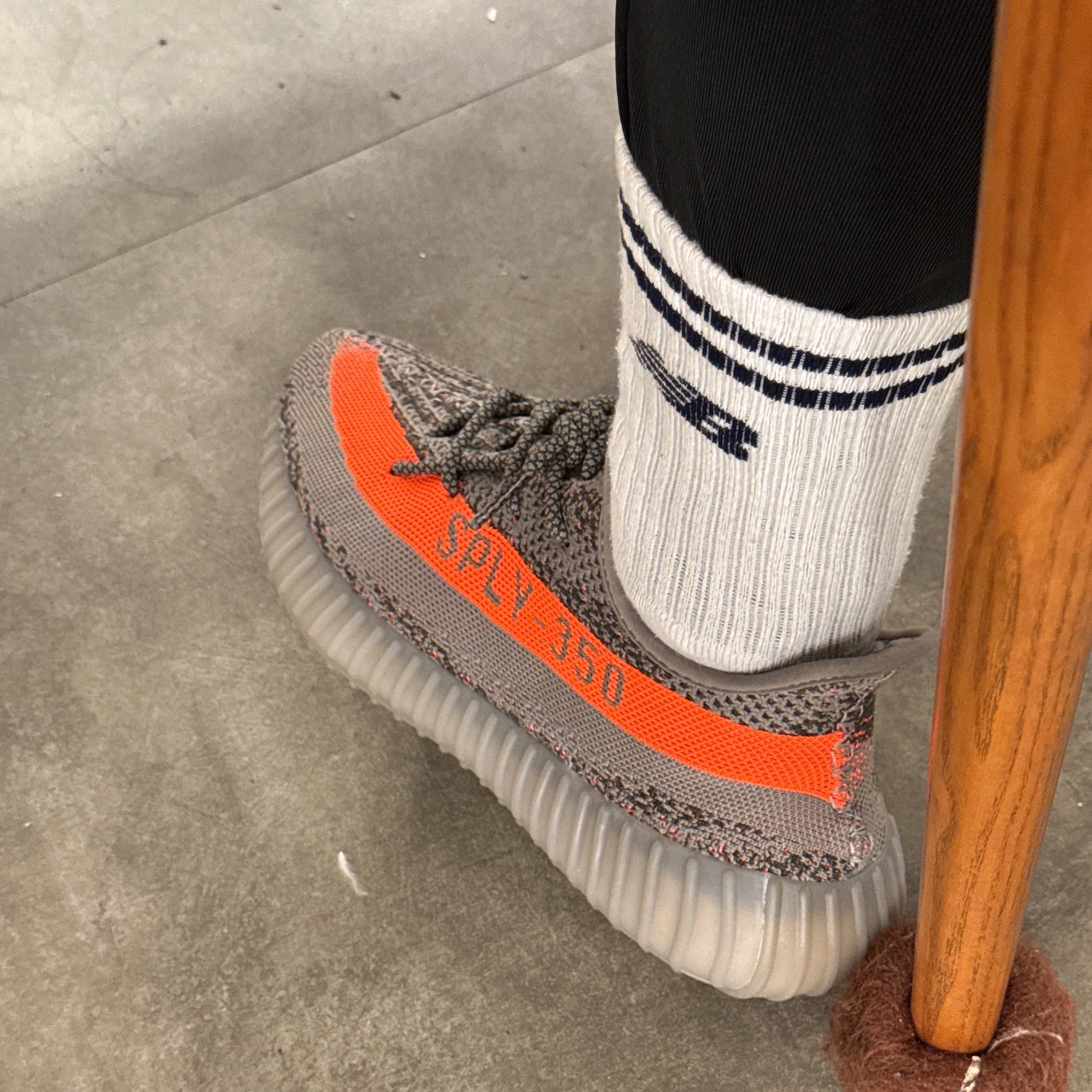 Adidas Yeezy Boost 350 V2 Beluga - Reflective 착용 스타일