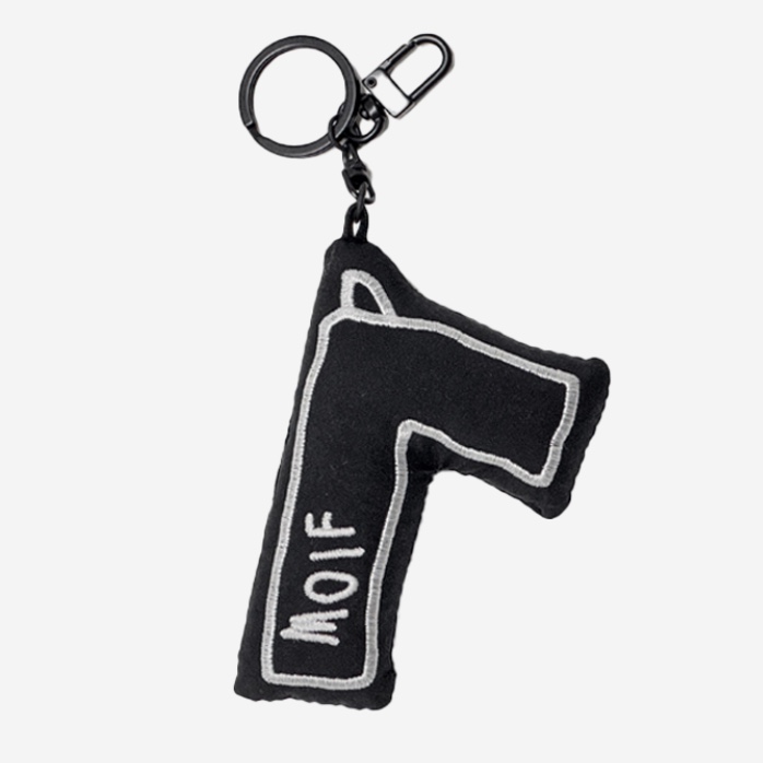 moif x inapsquare Toy Key-Ring Pistol 착용 스타일