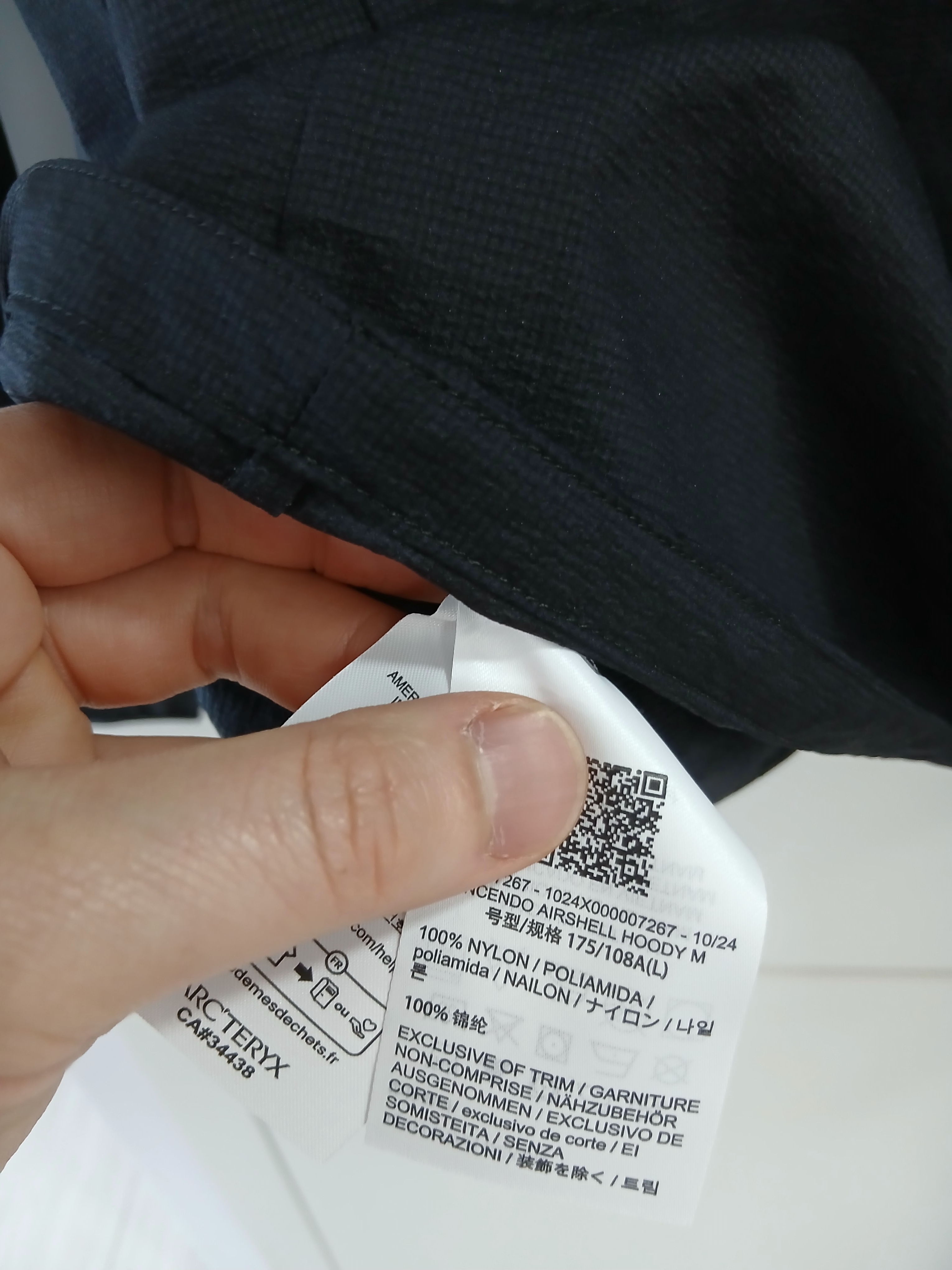 Arc'teryx Incendo Airshell Hoody Black 착용 스타일 - 5