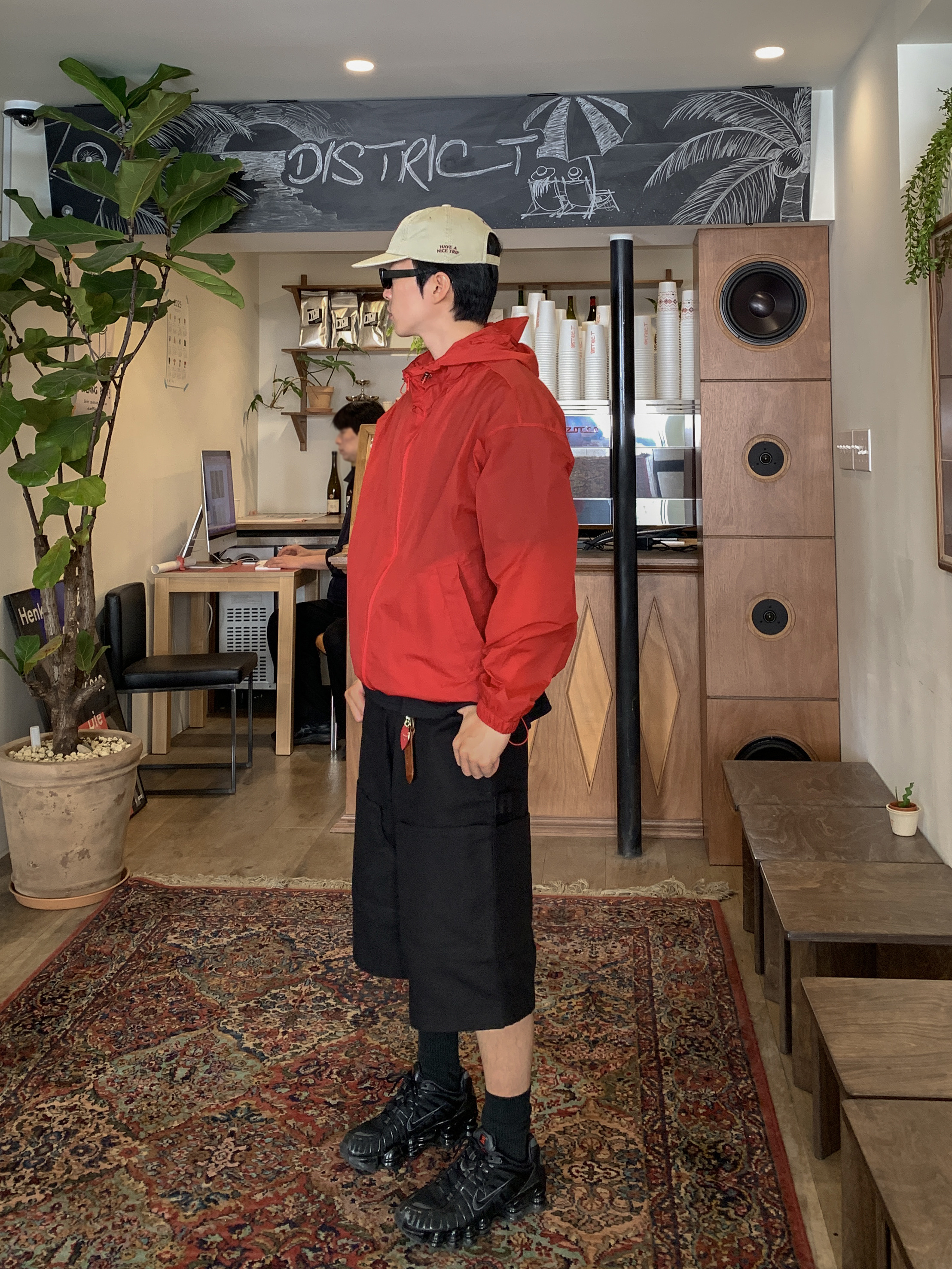 Hello Sunrise H Logo Cotton Relaxed Fit 6Panel Cap Beige, (W) Nike Shox TL Black and Max Orange 착용 스타일 - 3