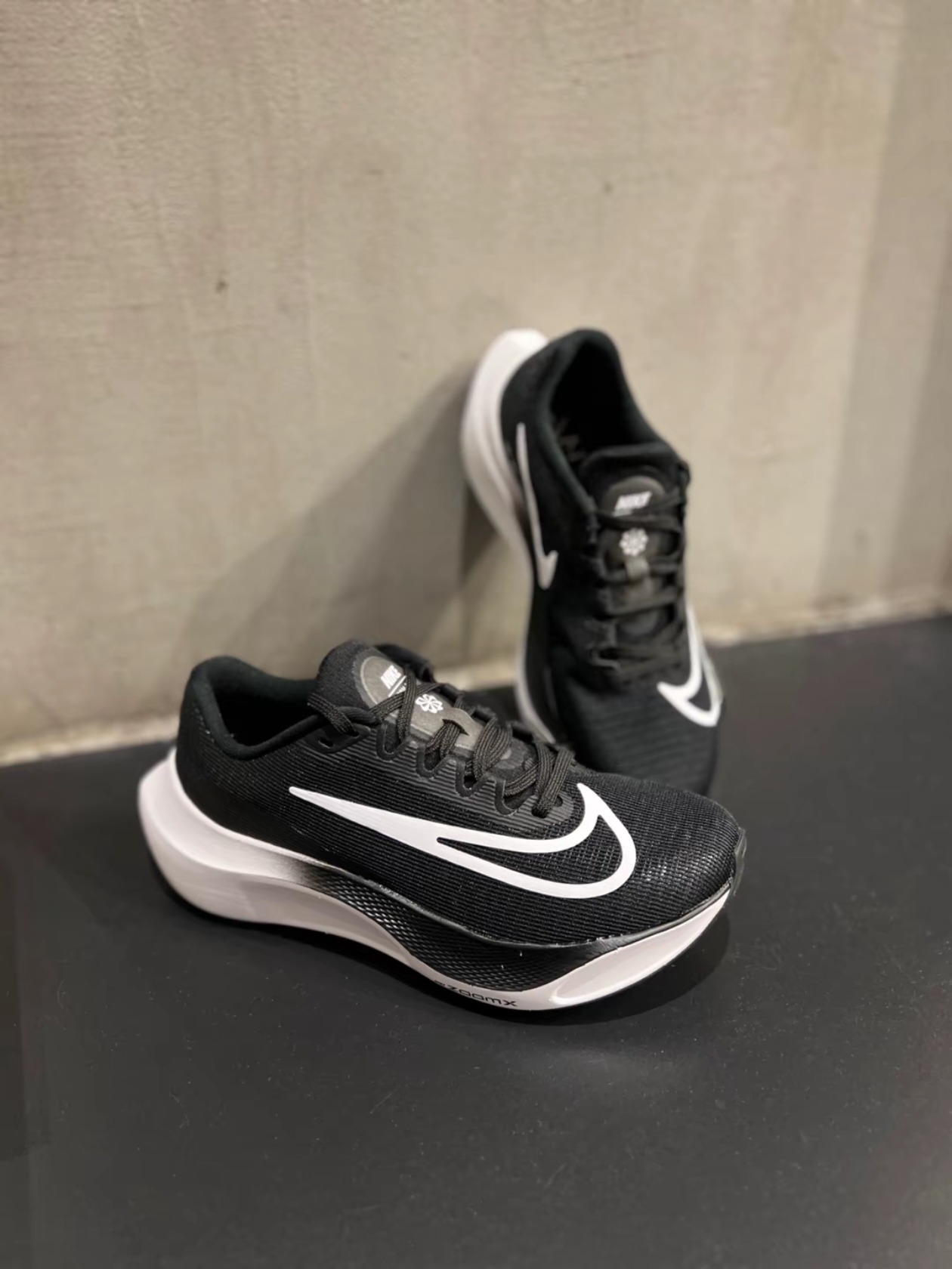 Nike Zoom Fly 5 Black White 착용 스타일