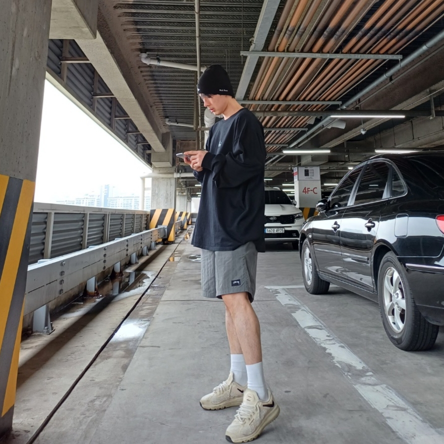 Nike x Stussy Air Max 2013 Fossil 착용 스타일