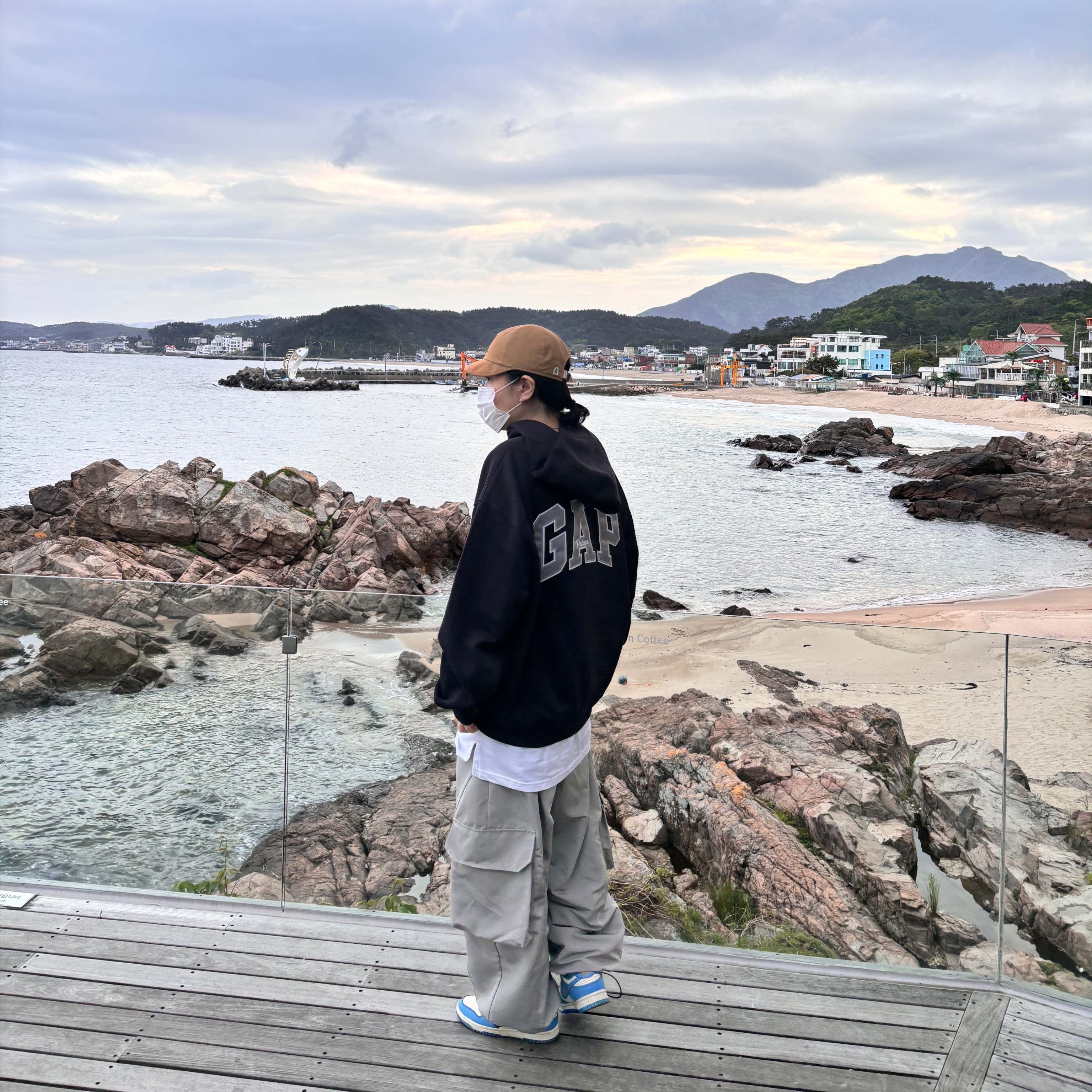 Palace x Gap Hood Black - 24SS, Nike Dunk Low Retro University Blue Coconut Milk 착용 스타일