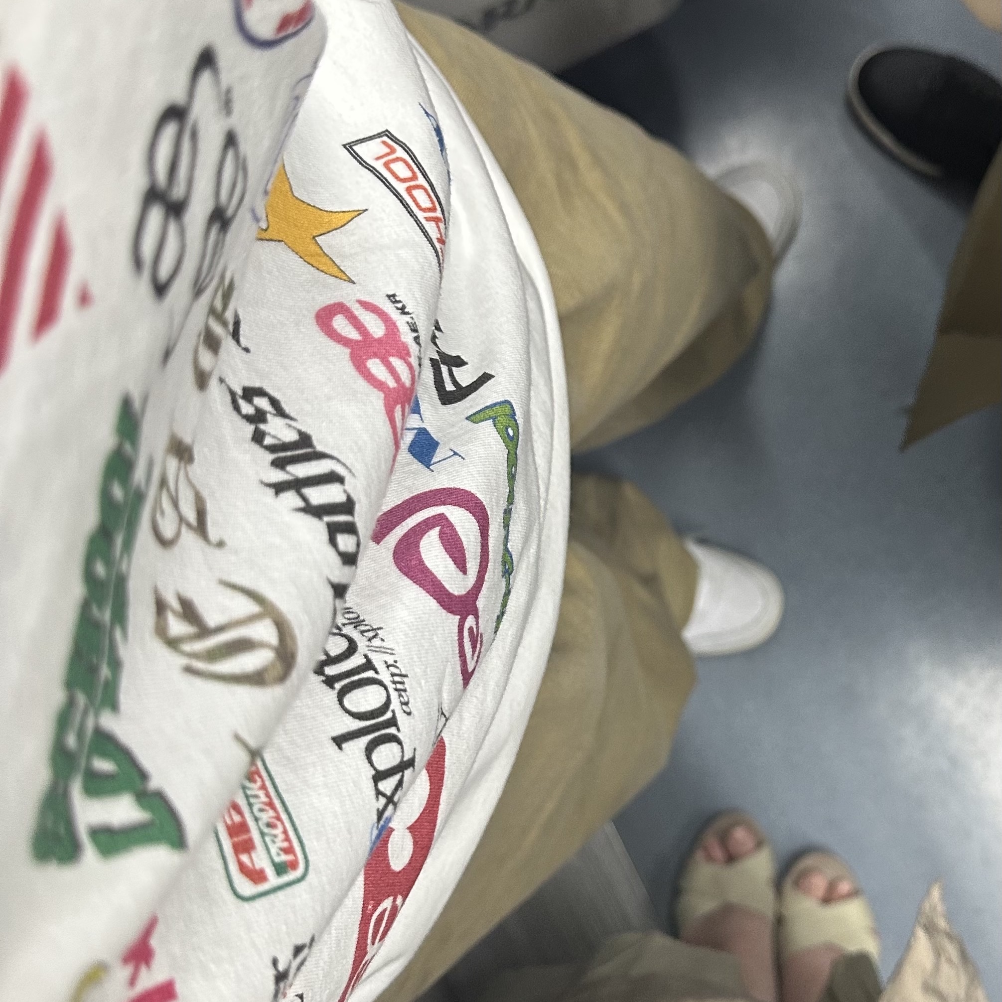AEAE Sticker T-Shirts White 착용 스타일