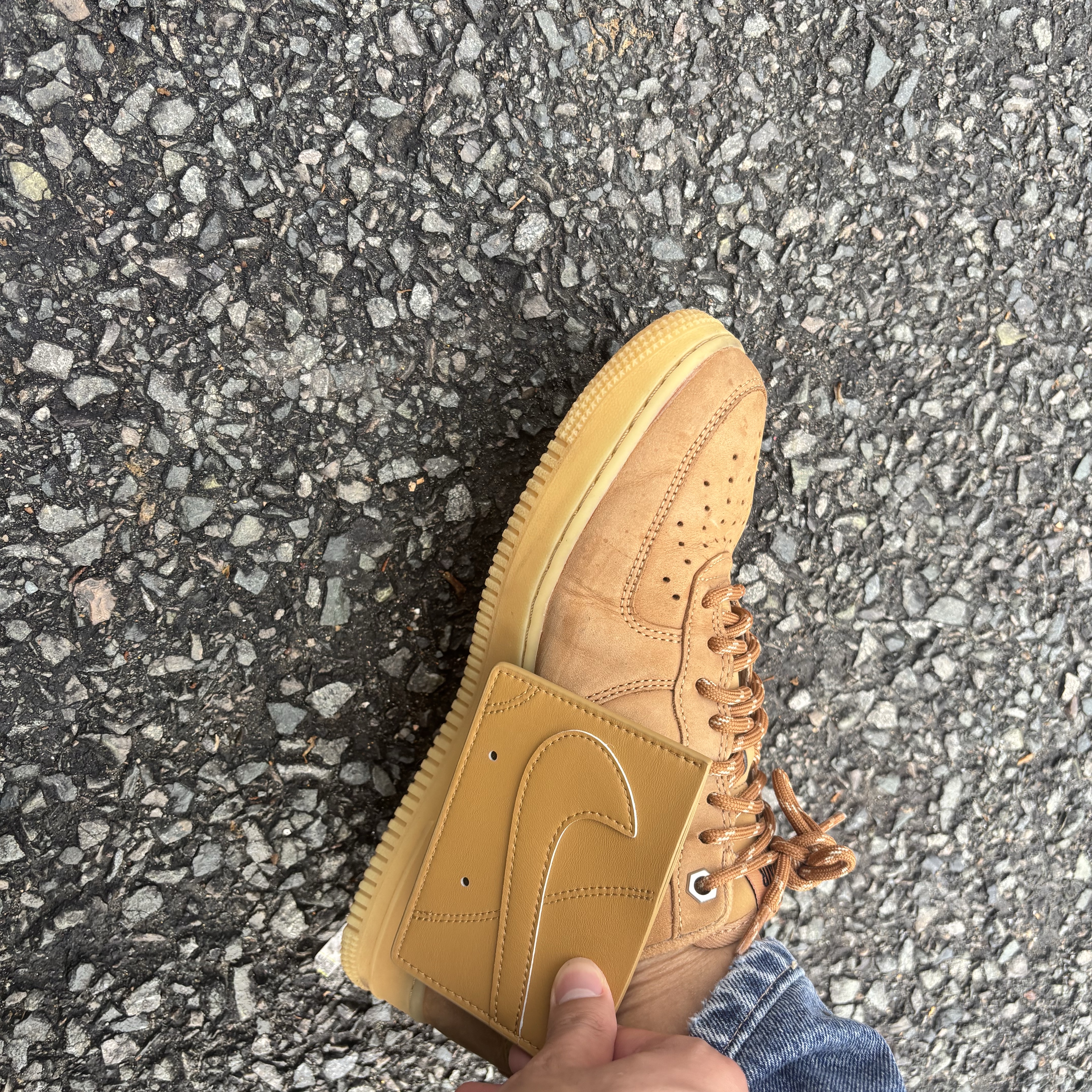 Nike Icon Air Force 1 Card Wallet Brown 착용 스타일