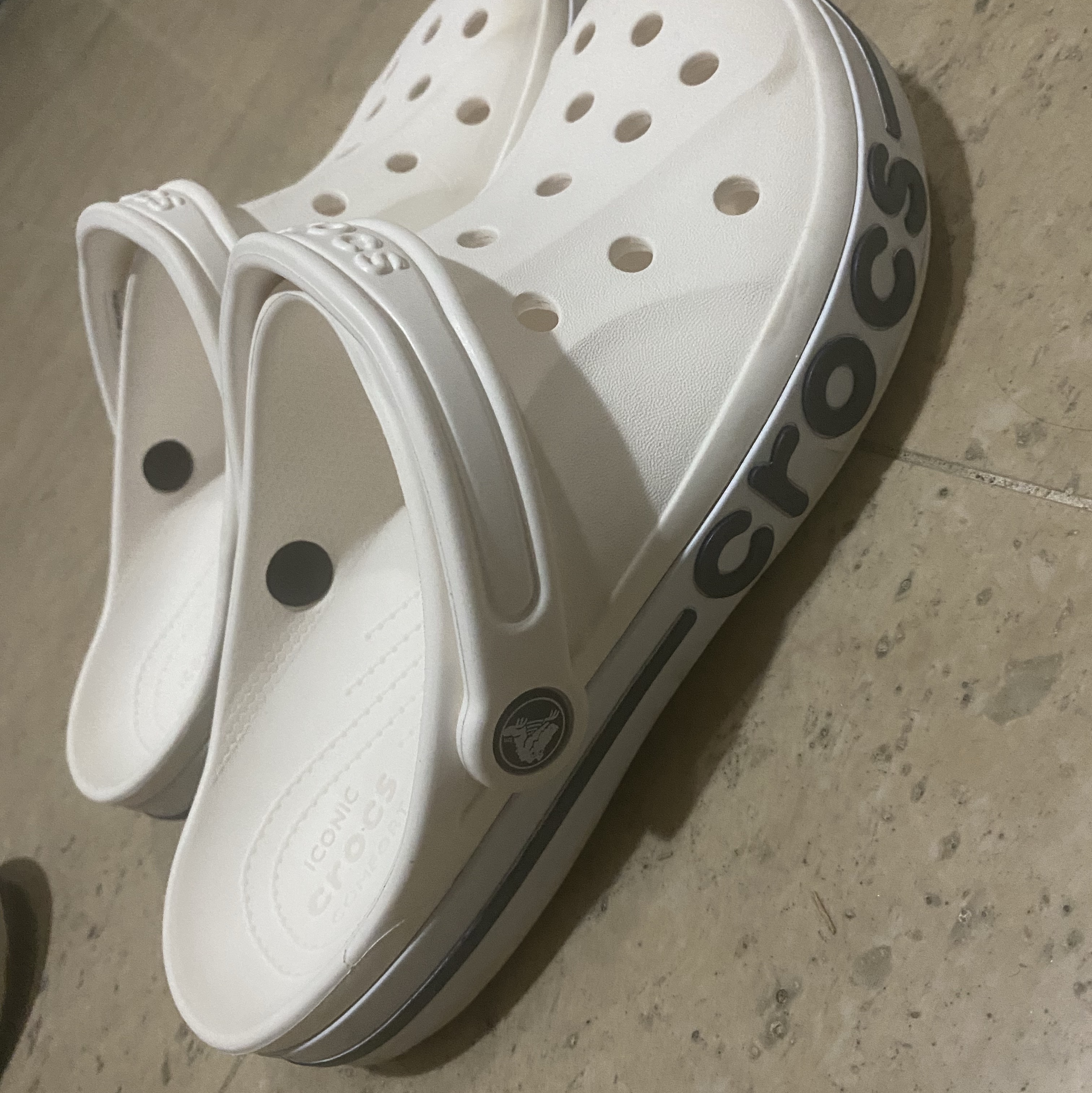 Crocs Bayaband Clog White Navy, moif x inapsquare City Dweller Parka Sand 착용 스타일 - 1