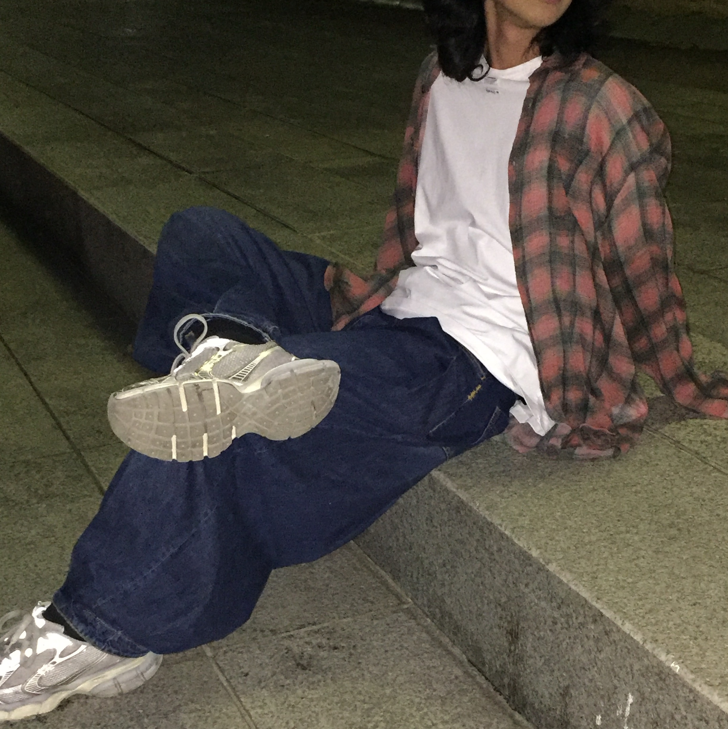 Balenciaga 3XL Sneakers Light Beige, Zara x Ader Error Wide Leg Jeans Blue 착용 스타일
