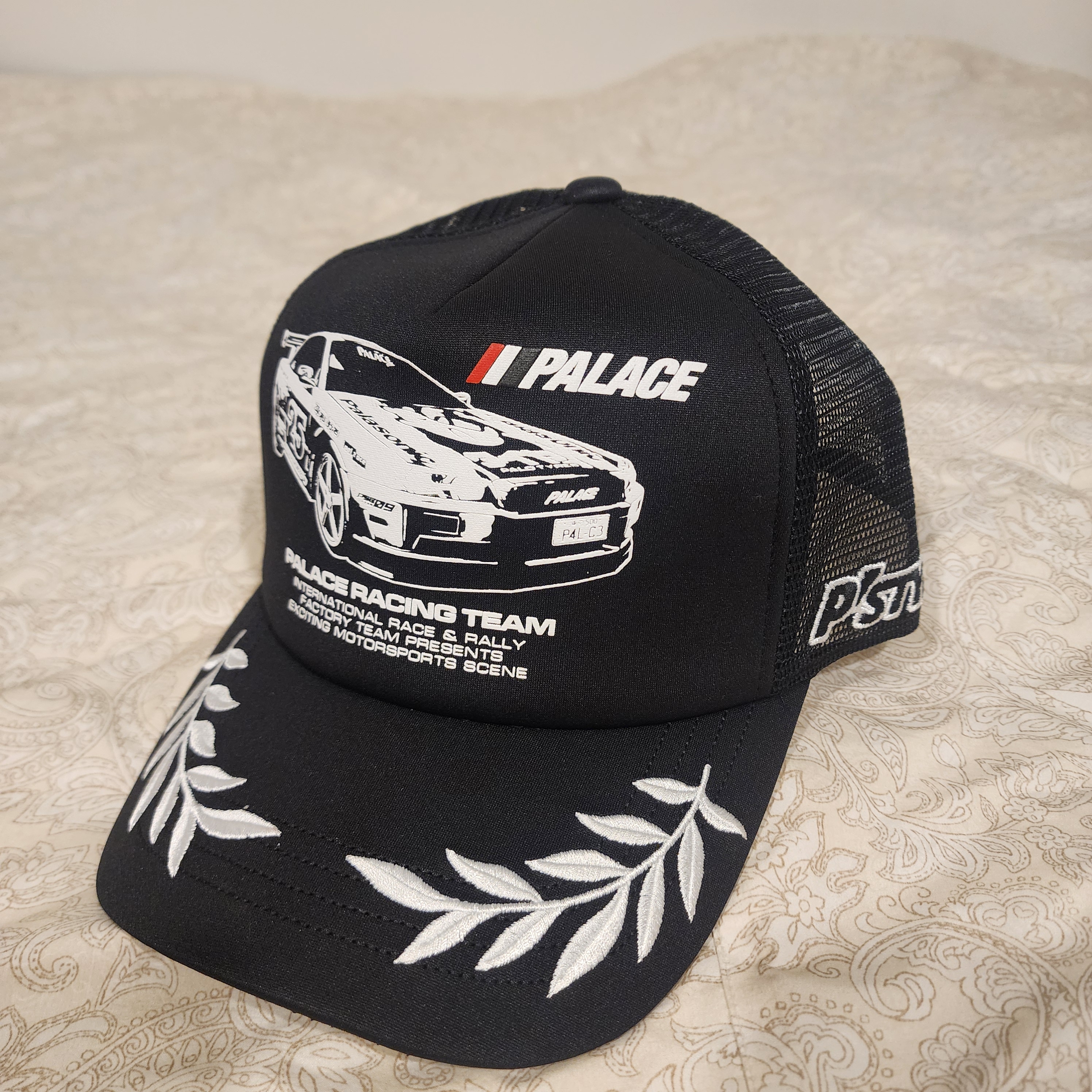 Palace Staff Trucker Black - 25SS 착용 스타일 - 1