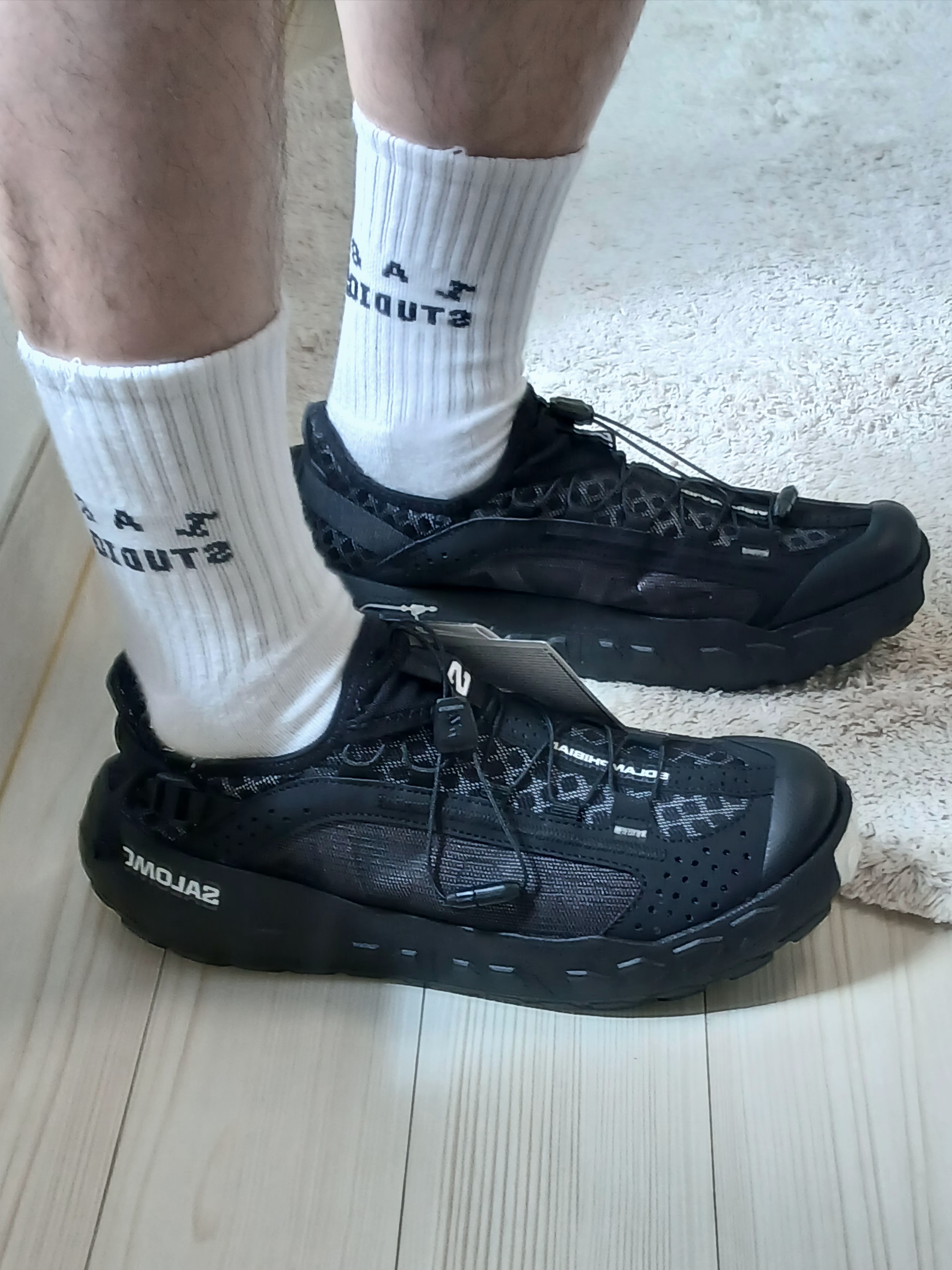 IAB Studio Socks White Set, Salomon Solamphibian Black Alloy 착용 스타일 - 1