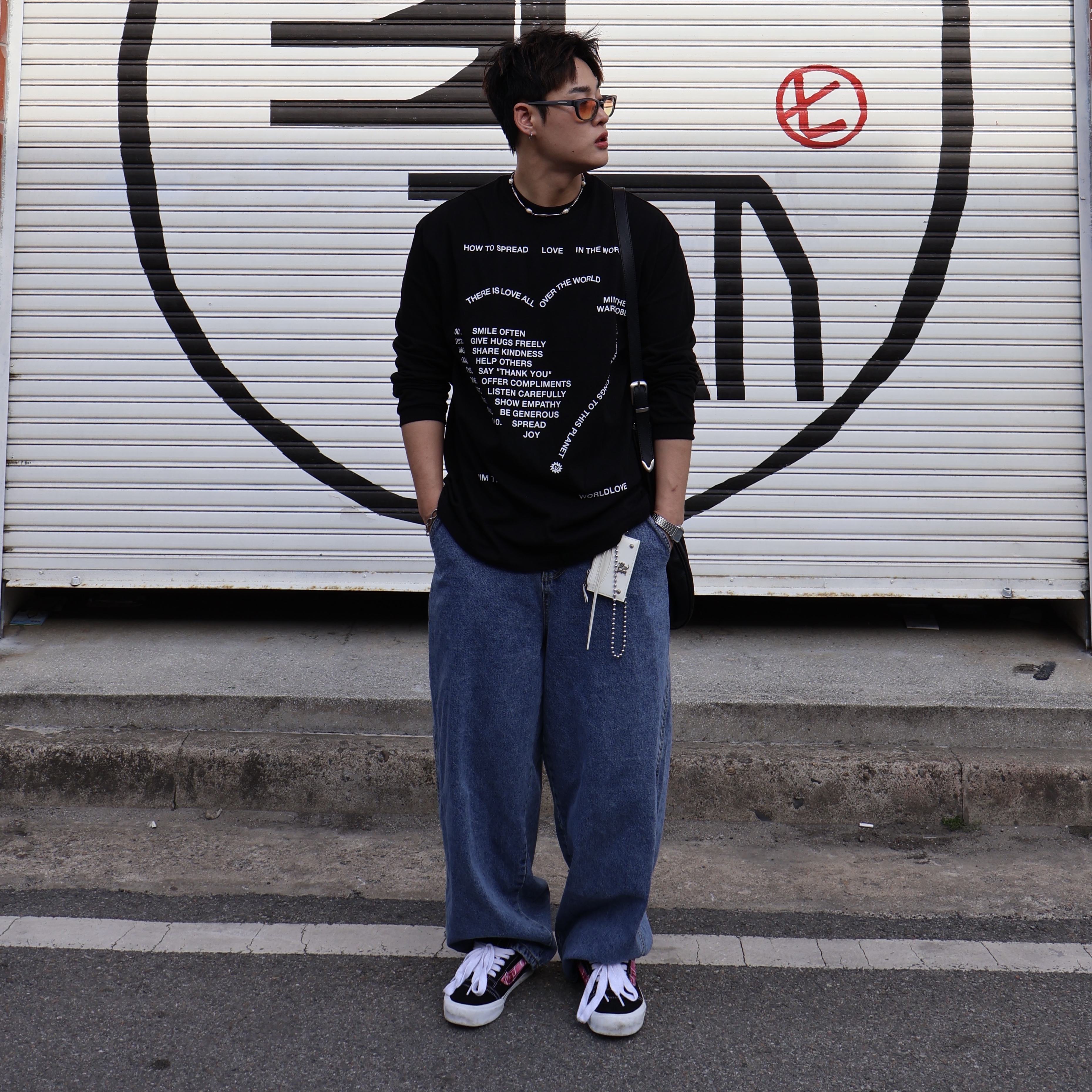 Vans x Peaches. Knu-Skool Black Pink 착용 스타일 - 1