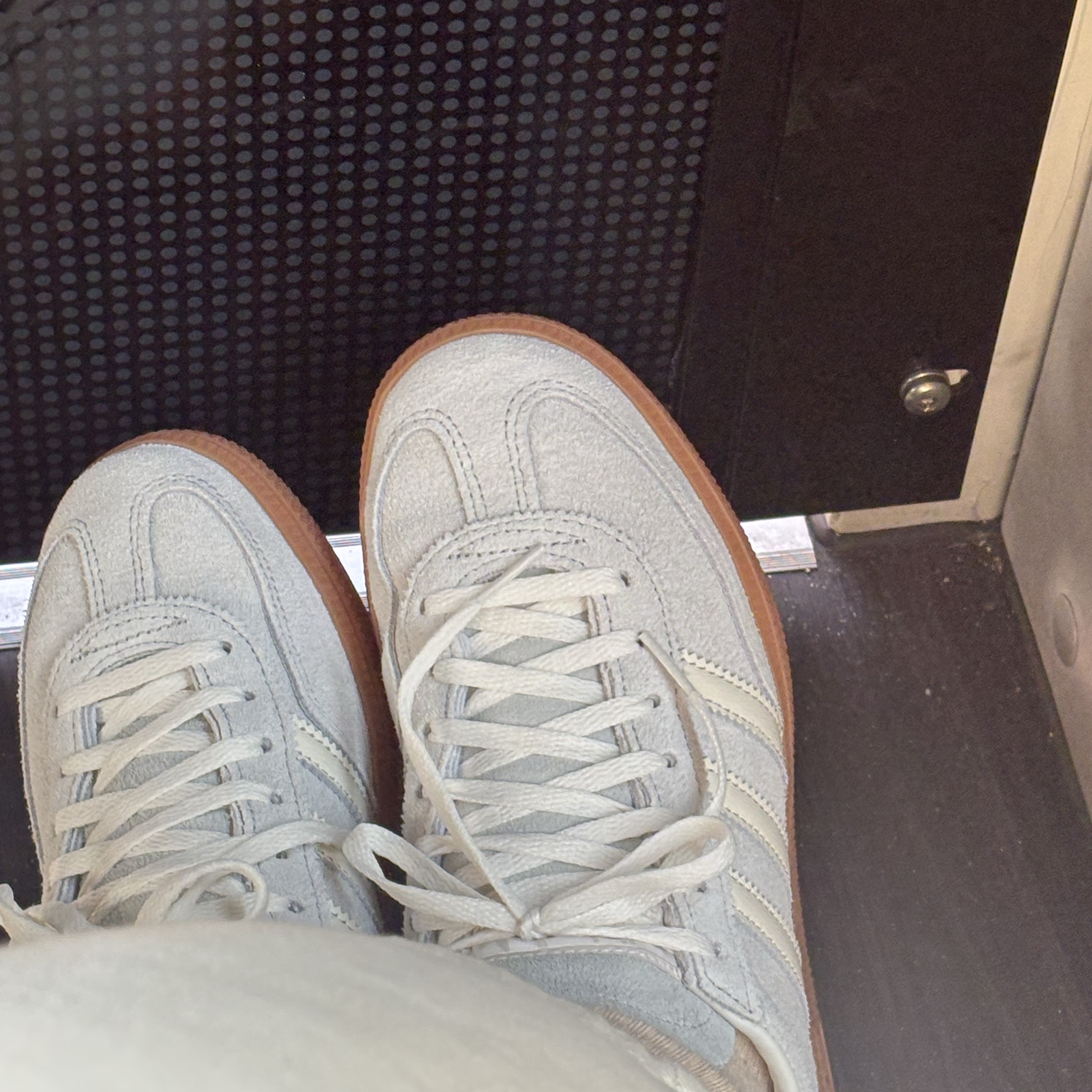 (W) Adidas Spezial Handball Wonder Silver Off White 착용 스타일