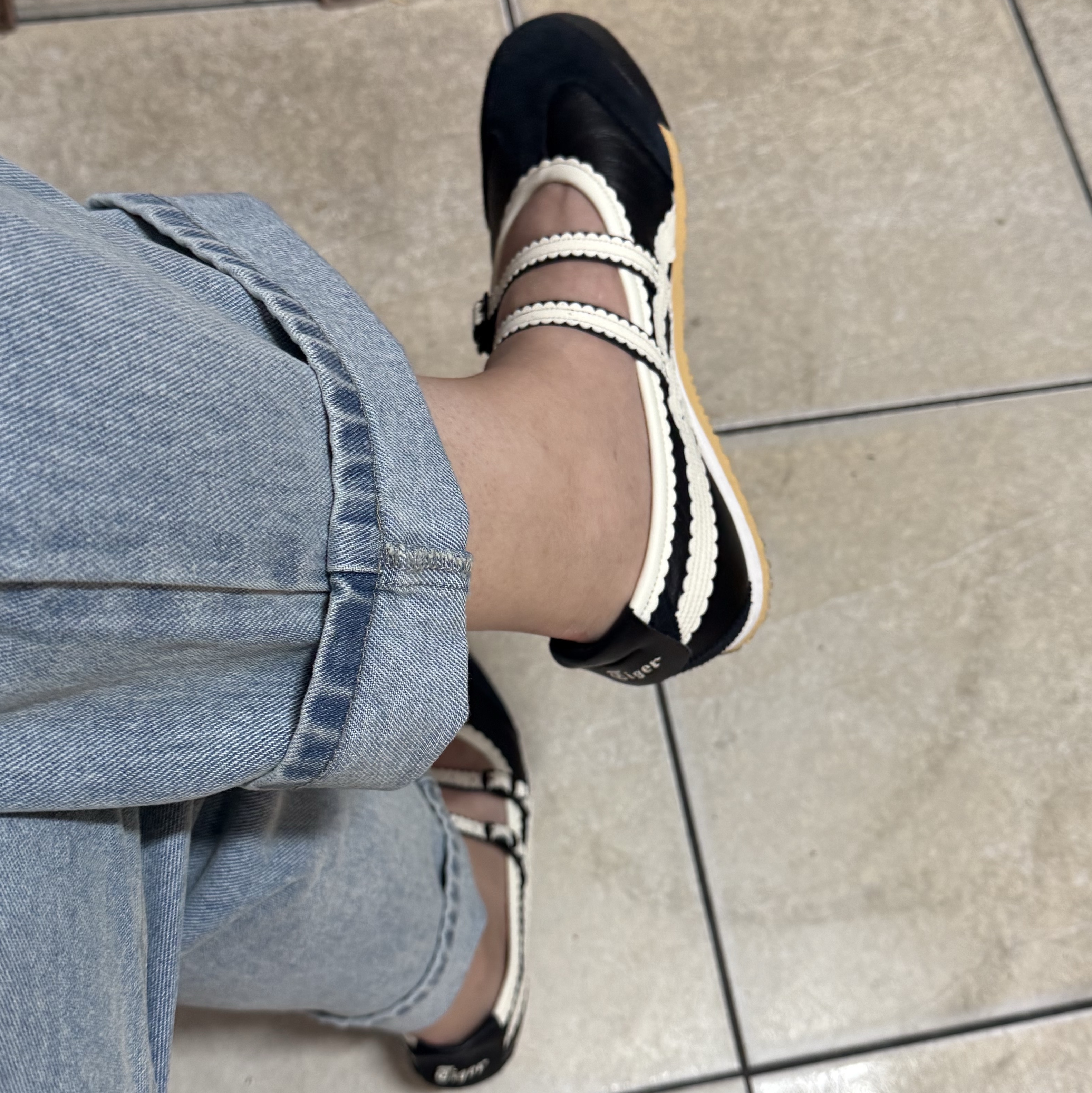 (W) Onitsuka Tiger Mexico 66 TGRS Black Cream 착용 스타일 - 2