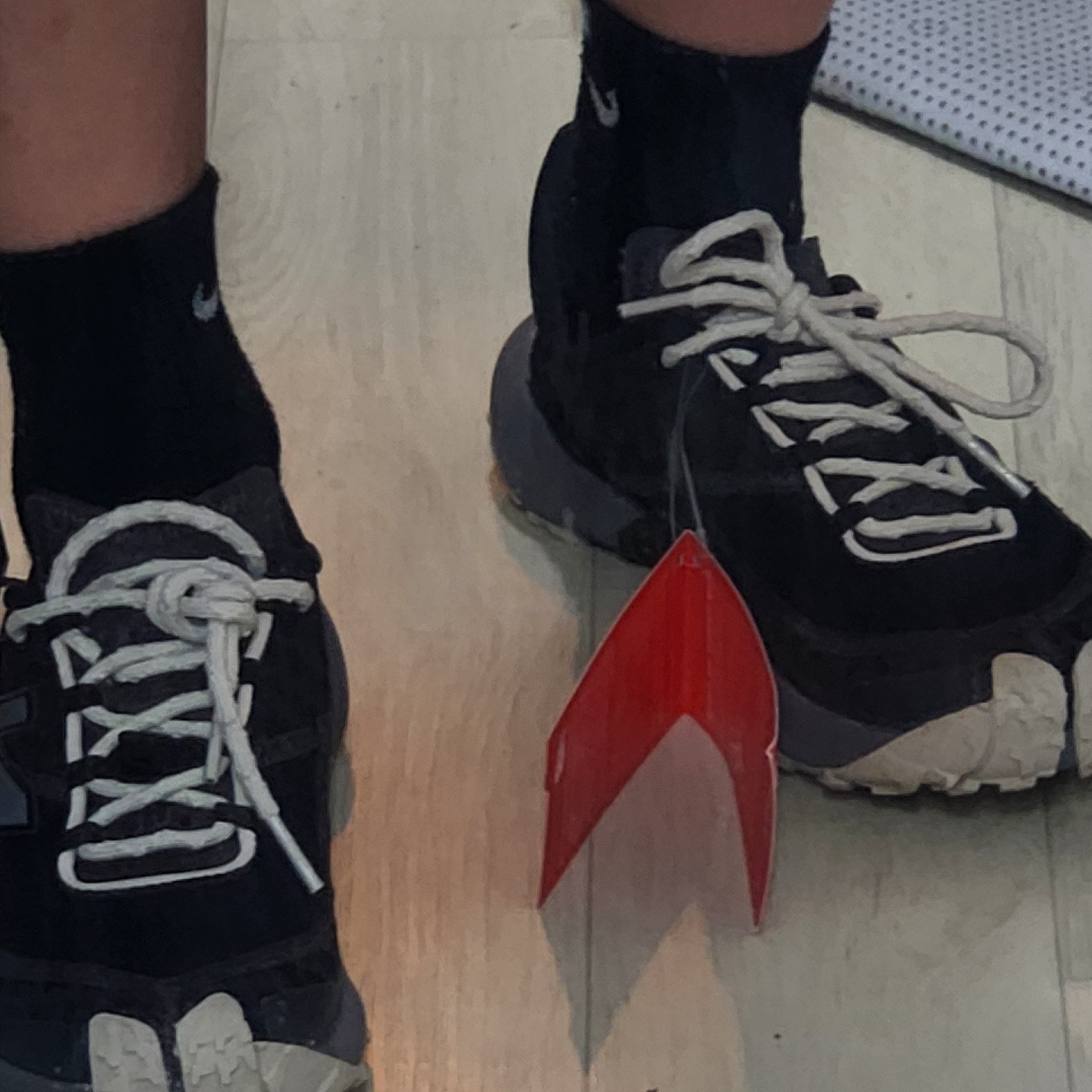 New Balance Minimus Trail Black 착용 스타일