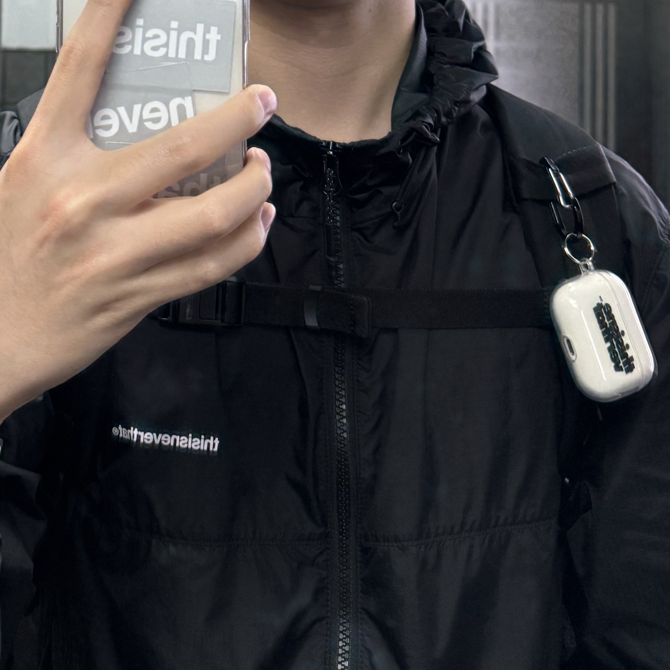 Thisisneverthat T-Light Jacket Black 착용 스타일 - 2