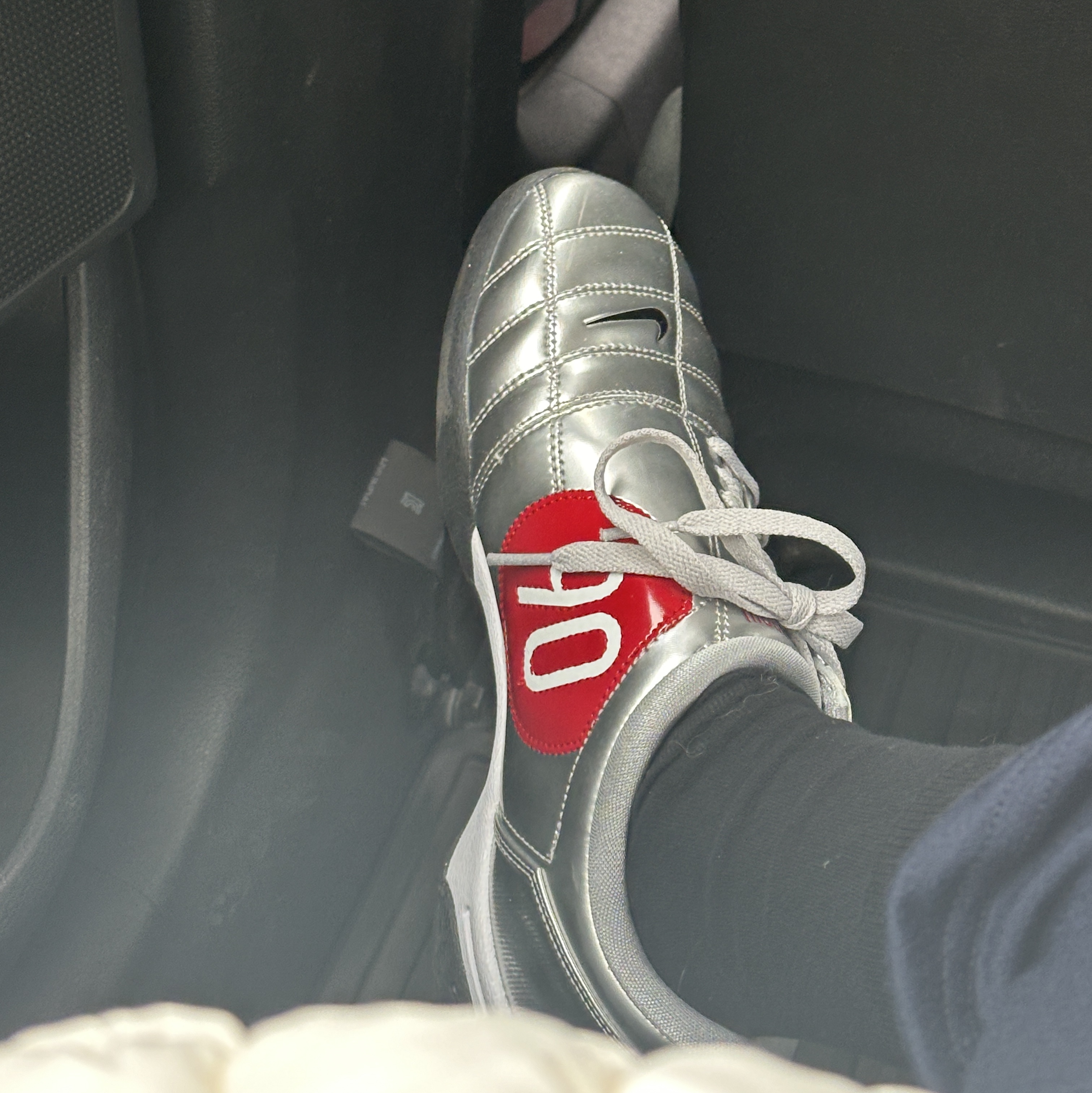 Nike Total 90 III SP Metallic Silver and Black 착용 스타일 - 1