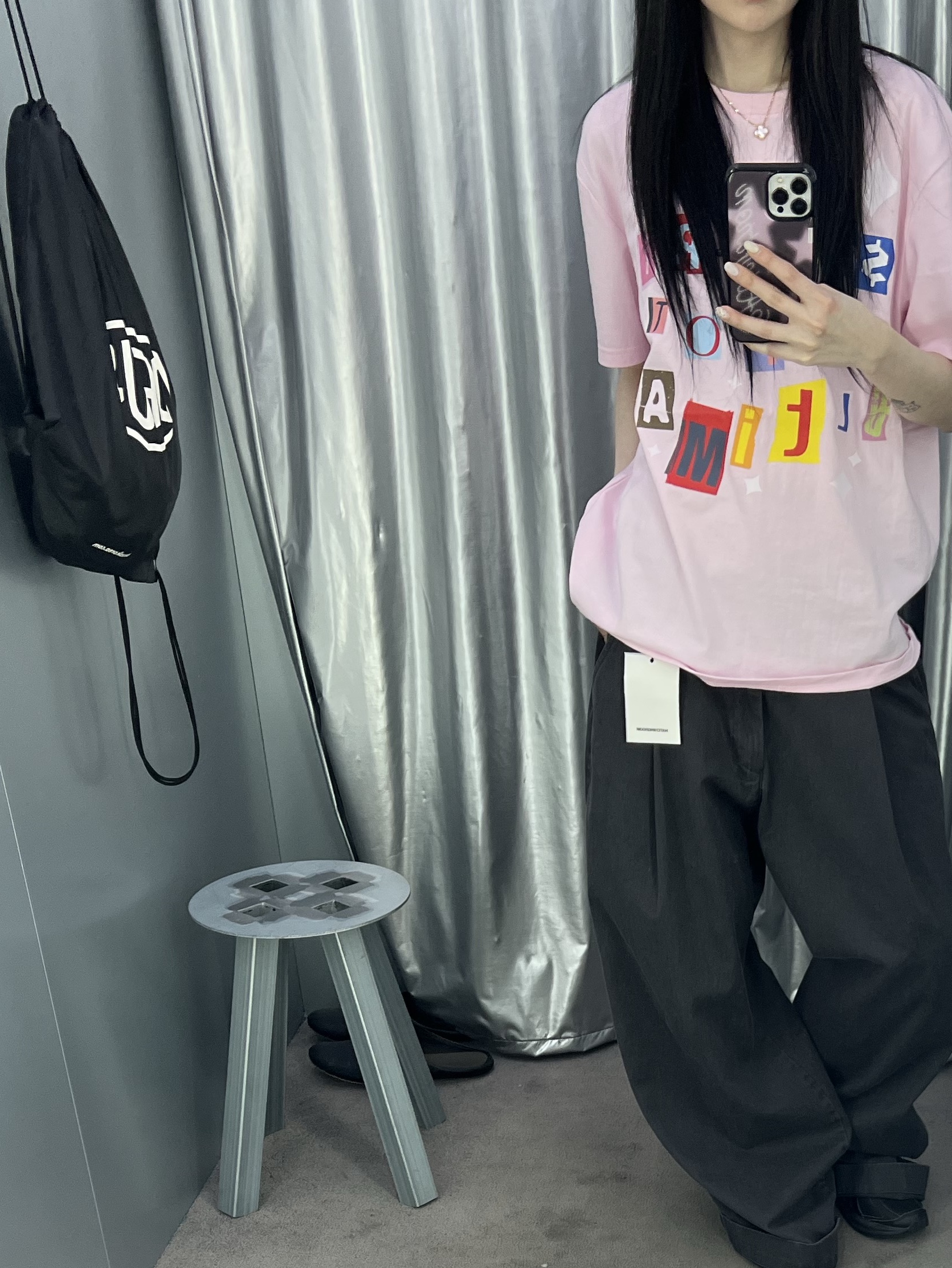 Safarispot Stickerpack Tee Pink 착용 스타일 - 3
