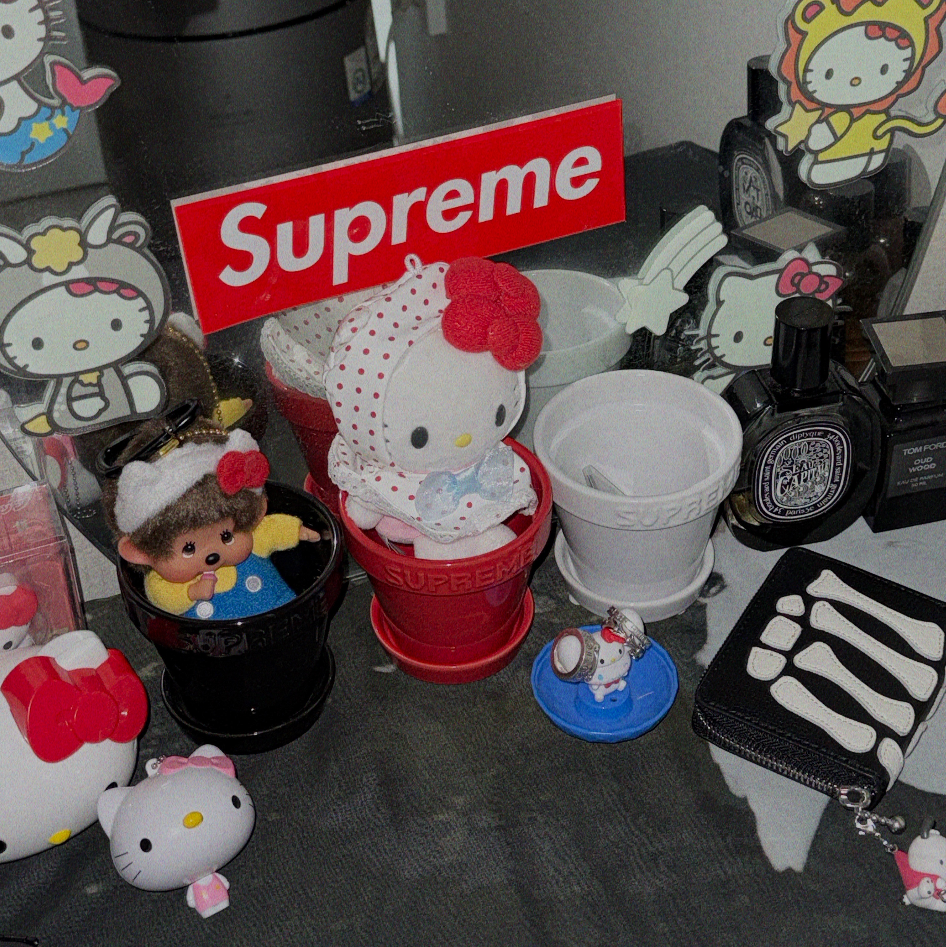 Supreme Mini Planters Multicolor (Set of 3) - 25SS, Kapital Thumbs Up Bone Hand Zip Mini Wallet Black 착용 스타일