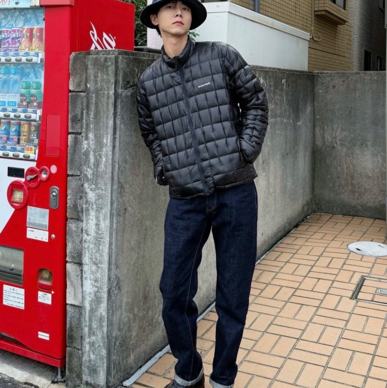 Montbell Plasma 1000 Down Jacket Black 착용 스타일 - 2