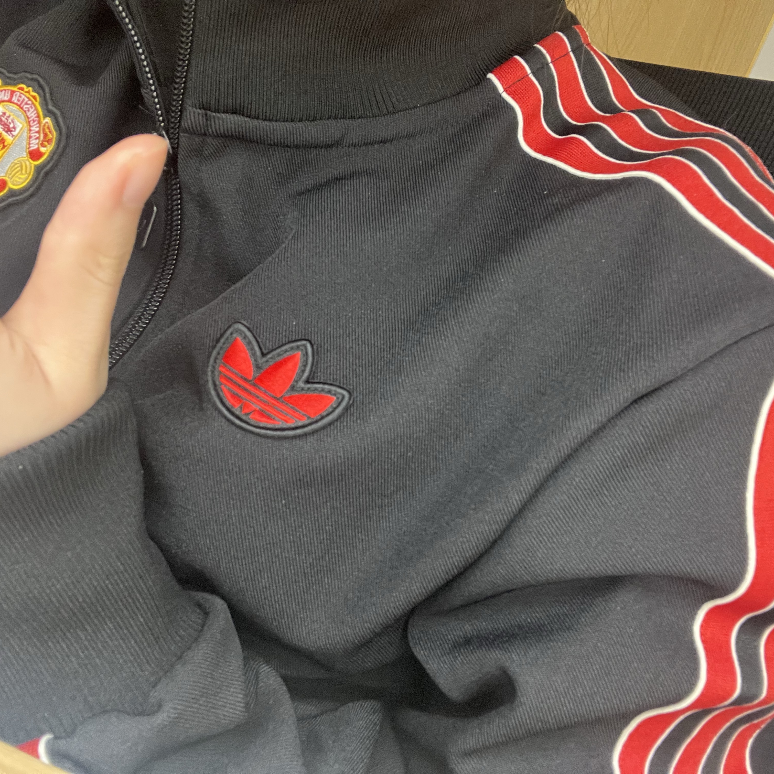 Adidas Manchester United Terrace Icon Track Top Black - KR Sizing 착용 스타일 - 1