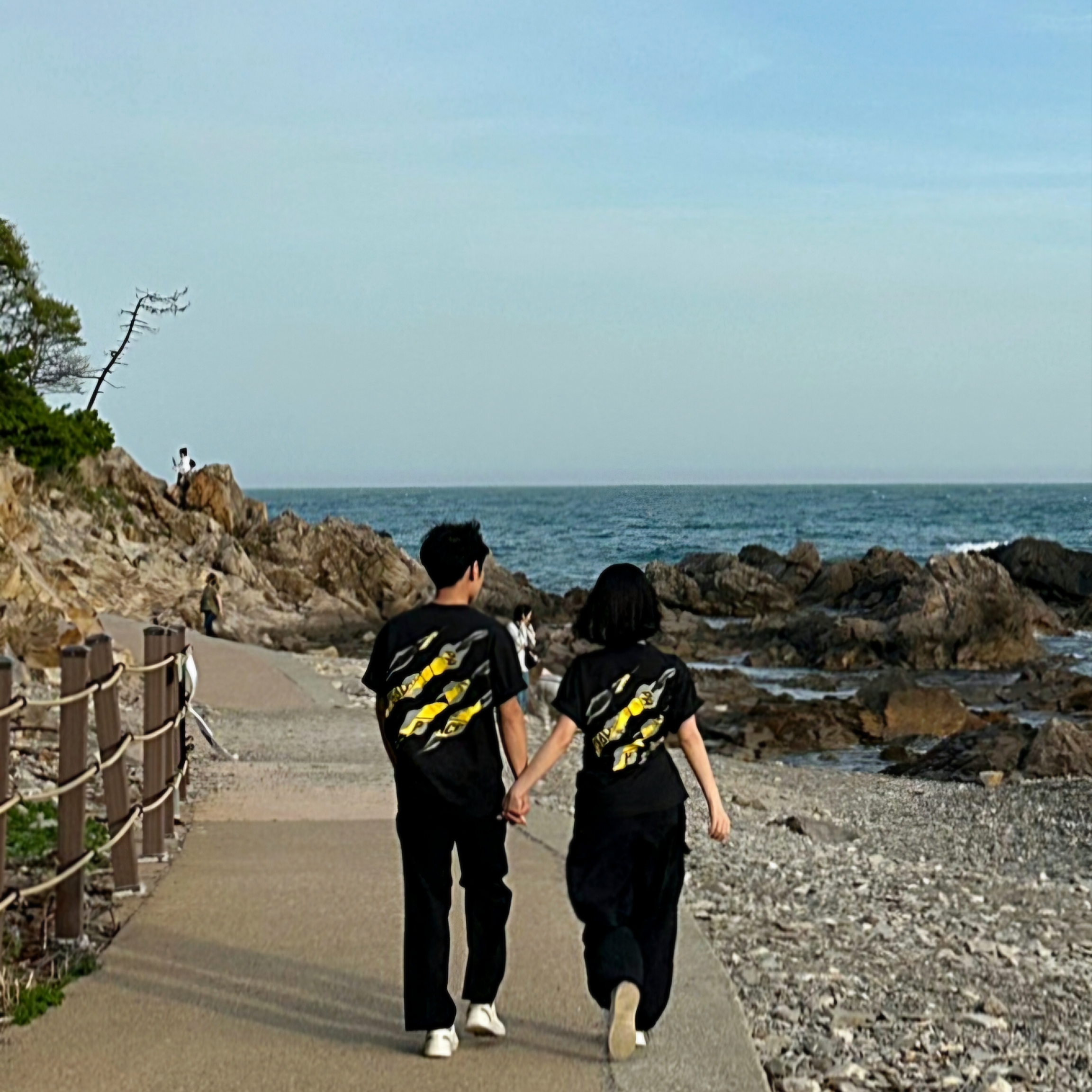 Palace Ripped Tri T-Shirt Black - 25SS 착용 스타일
