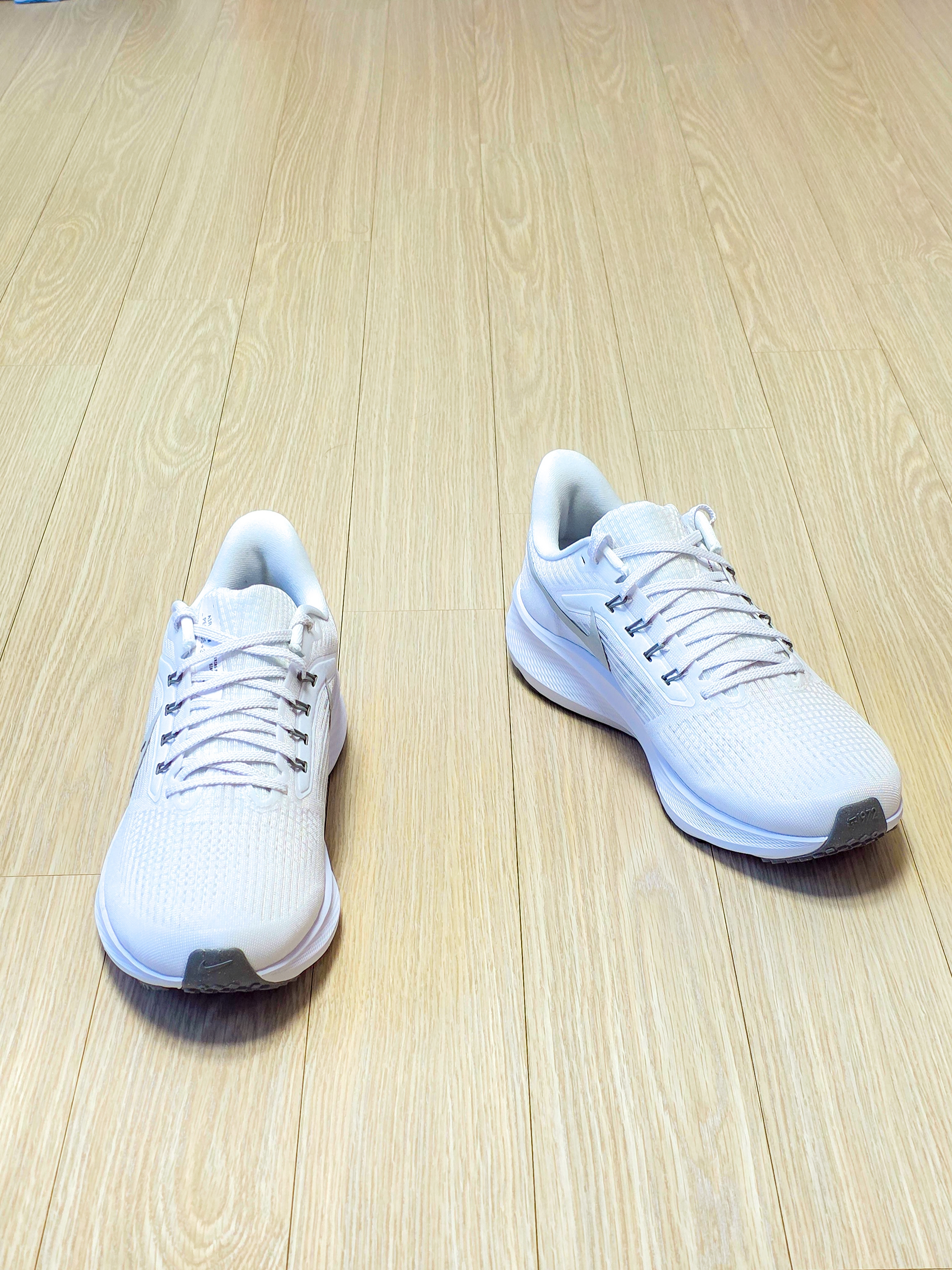Nike Air Zoom Pegasus 39 White Grey Fog 착용 스타일 - 5