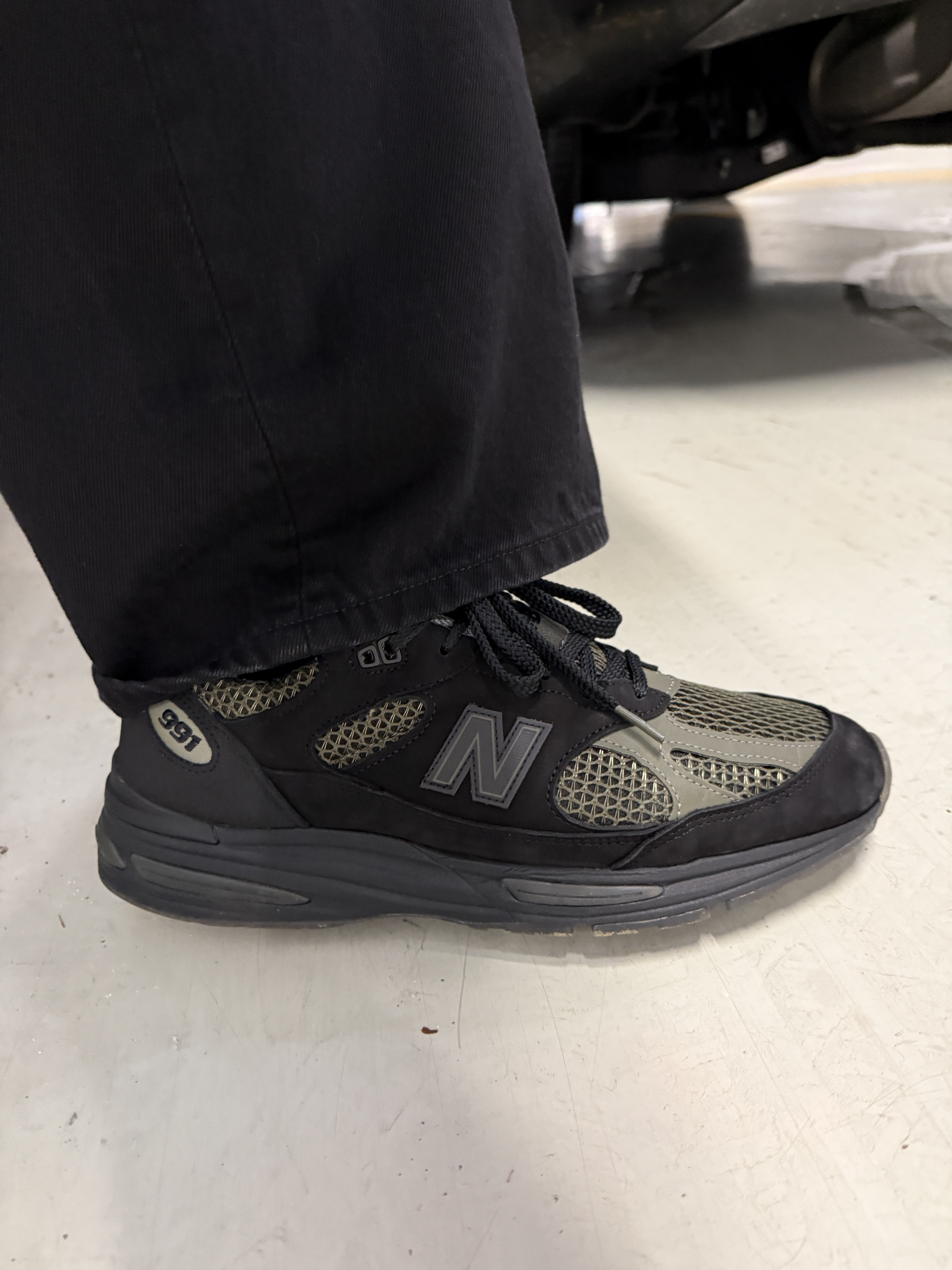 New Balance x Stone Island 991v2 Made in UK Black Olive Night 착용 스타일 - 2