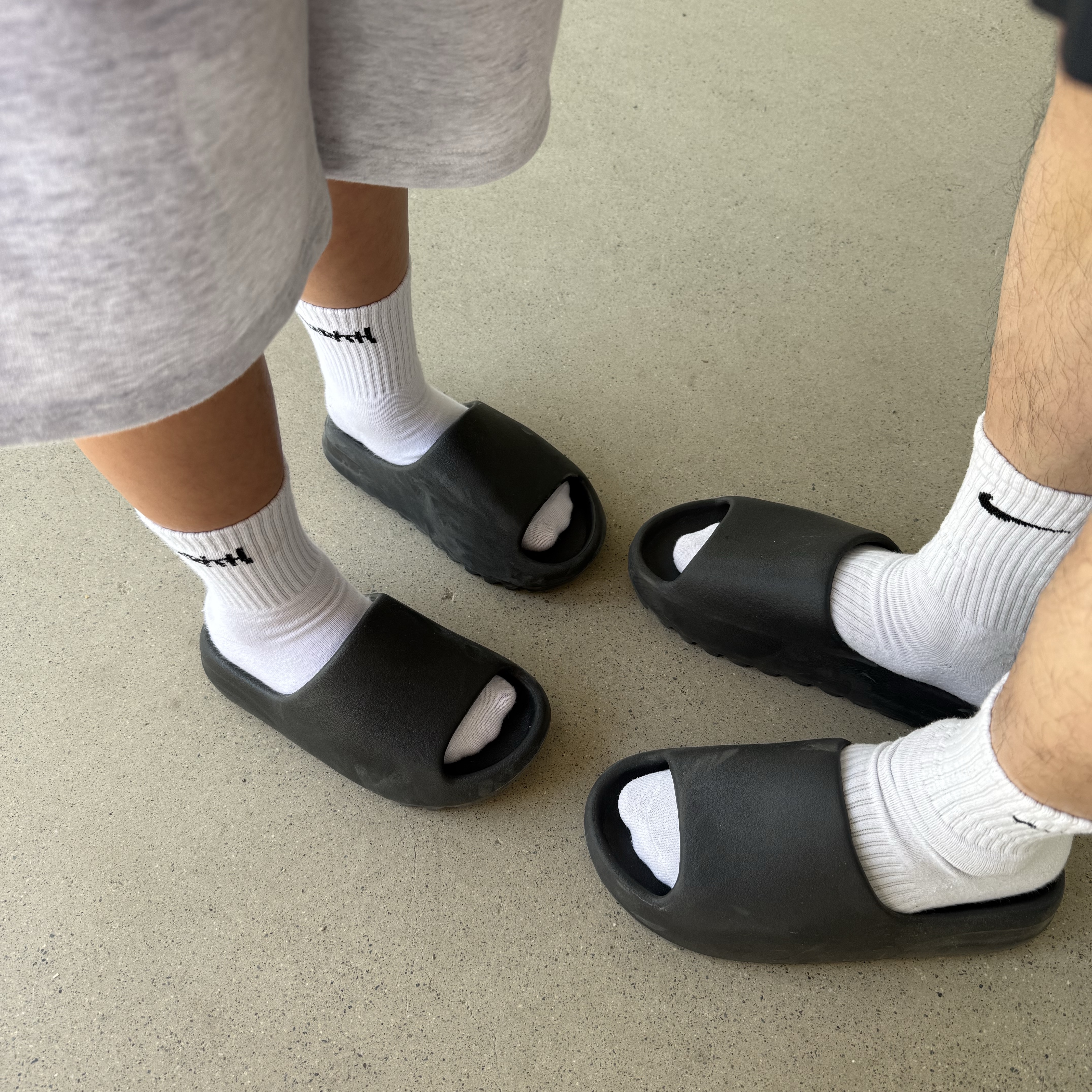 Adidas Yeezy Slide Onyx, (Kids) Adidas Yeezy Slide Onyx 착용 스타일