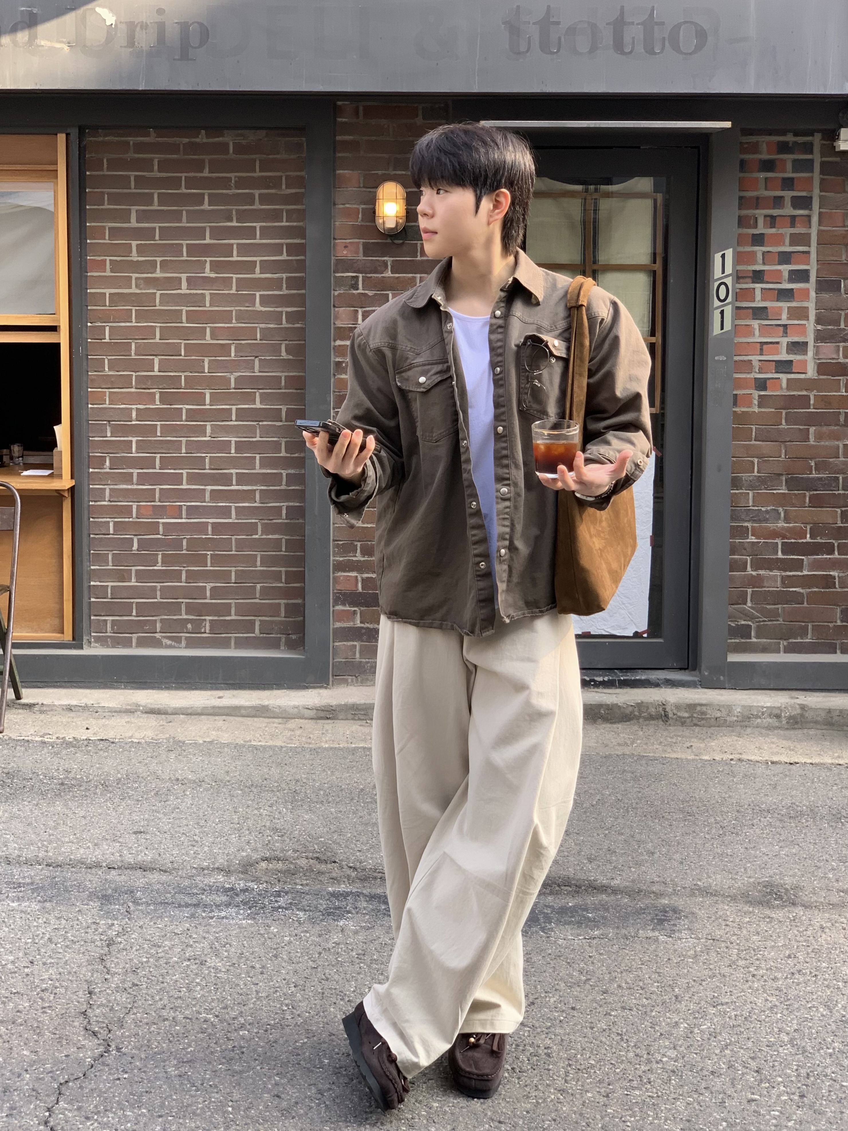 [프리오더] Polyteru Wallabee Shoes Star Dark brown 착용 스타일 - 1
