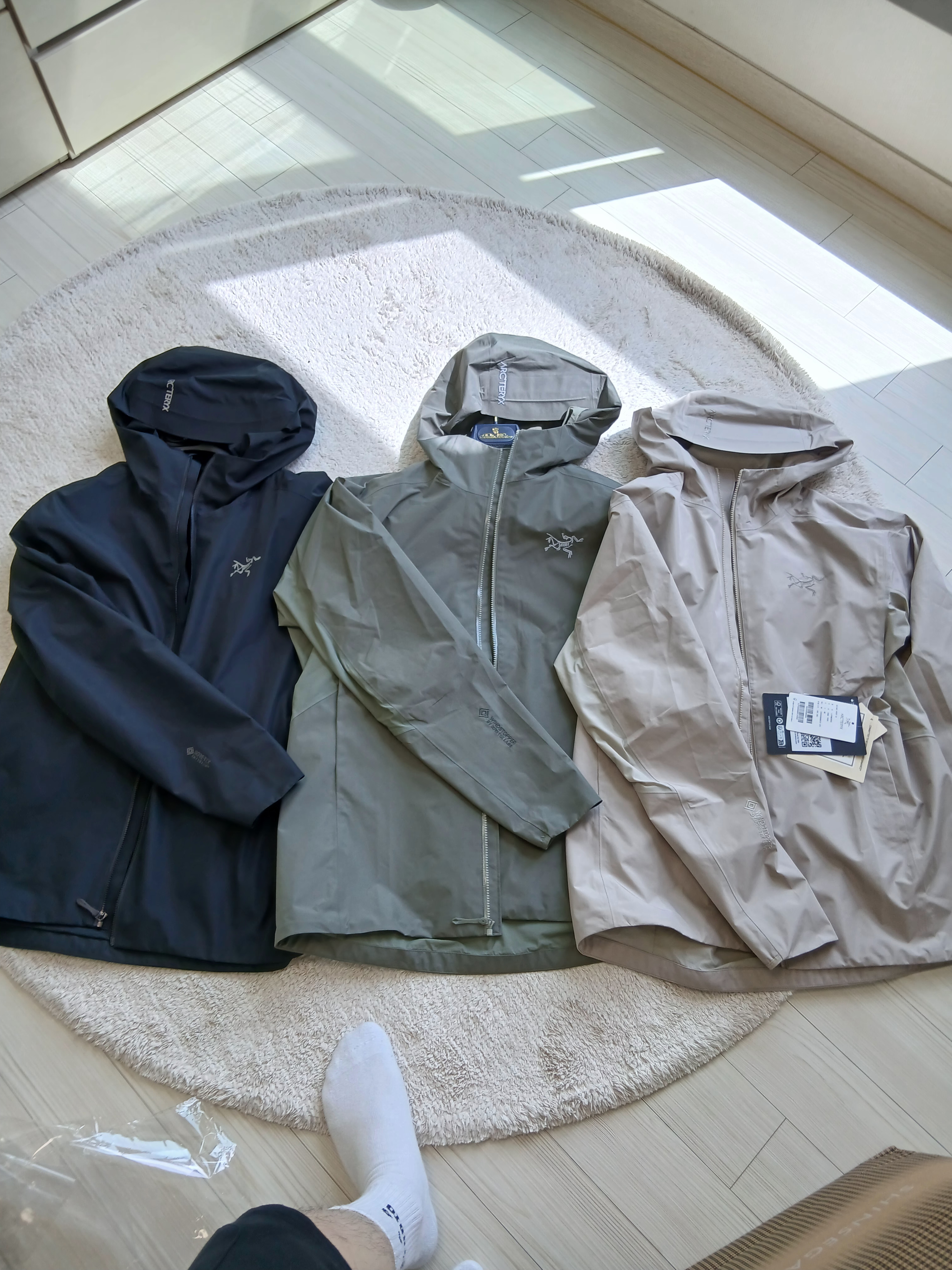 Arc'teryx Solano Hoody Black, Arc'teryx Solano Hoody Rune 착용 스타일 - 1