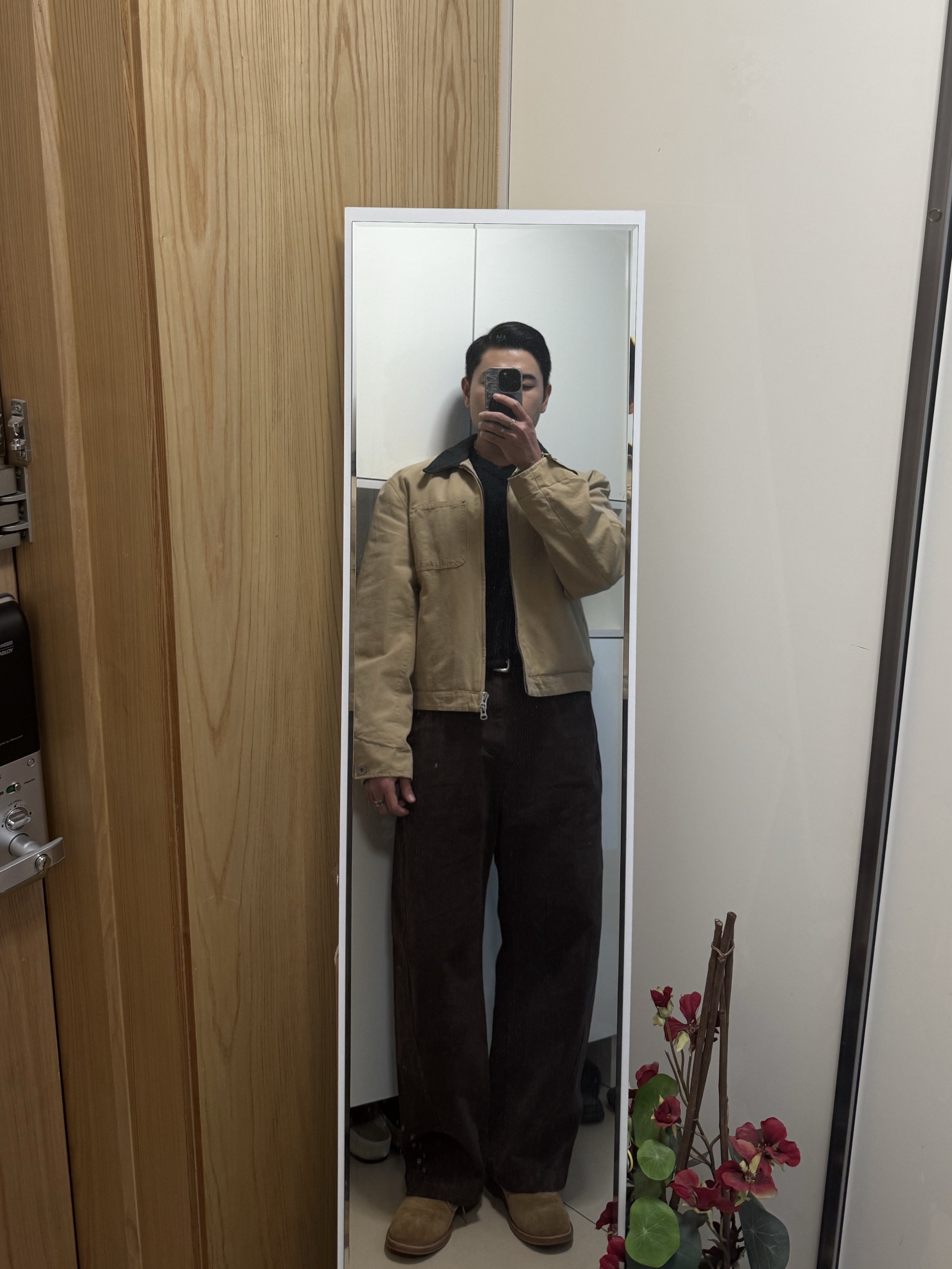 LOSTGARDEN Uniform Field Boots Beige, DIVEIN Washed Curved Chino Pants Brown 착용 스타일